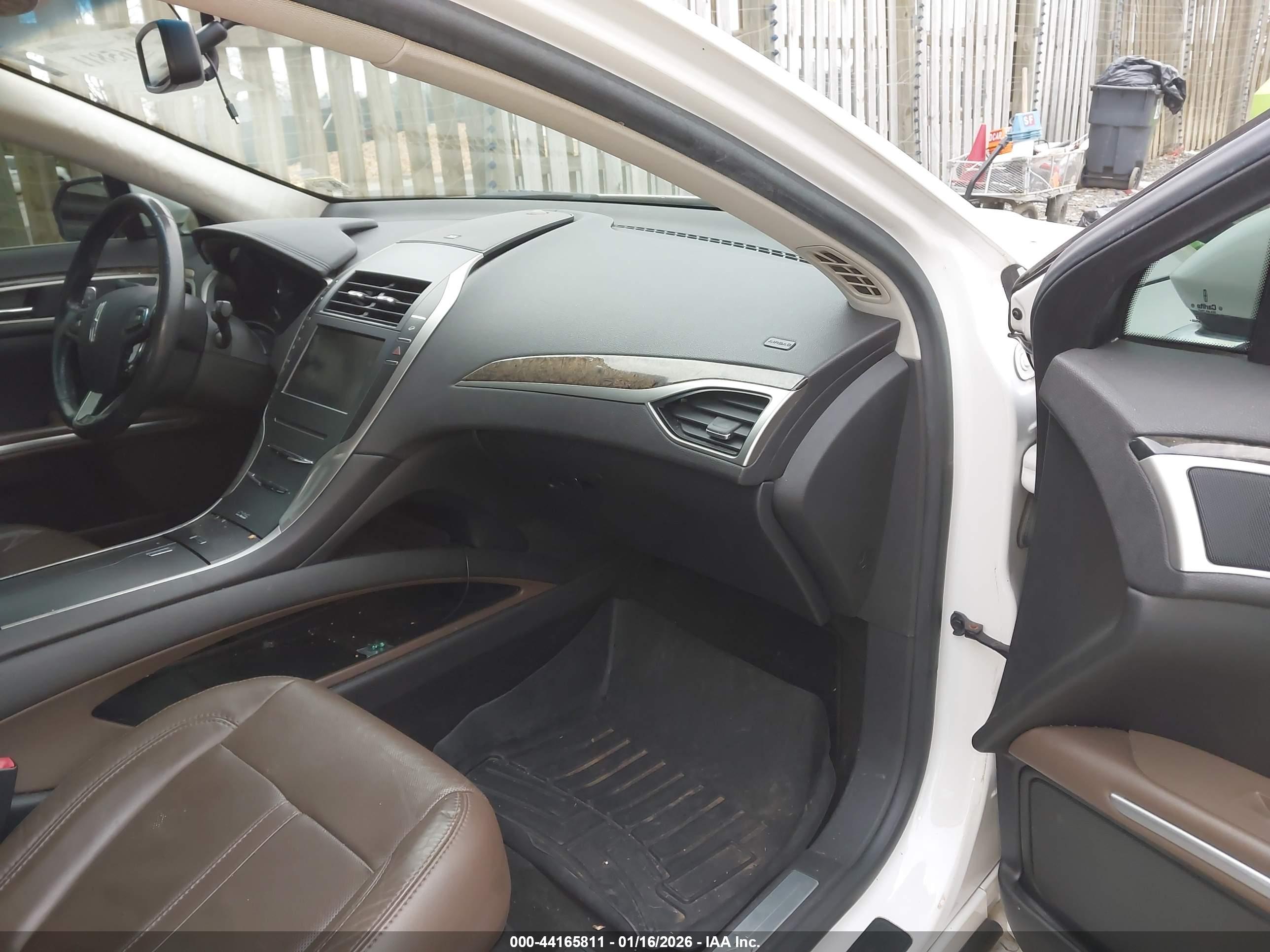 LINCOLN MKZ image 5