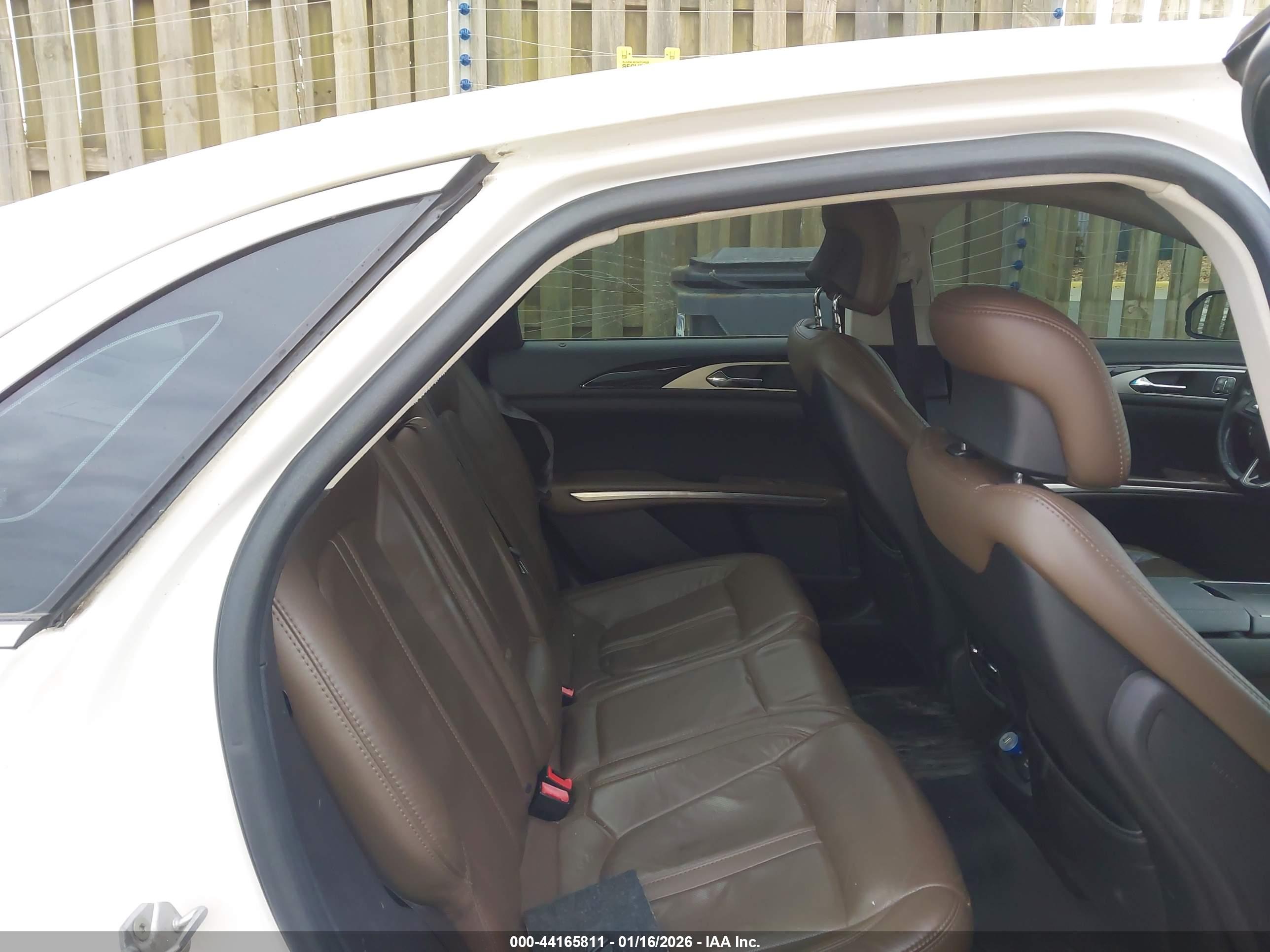 LINCOLN MKZ image 8