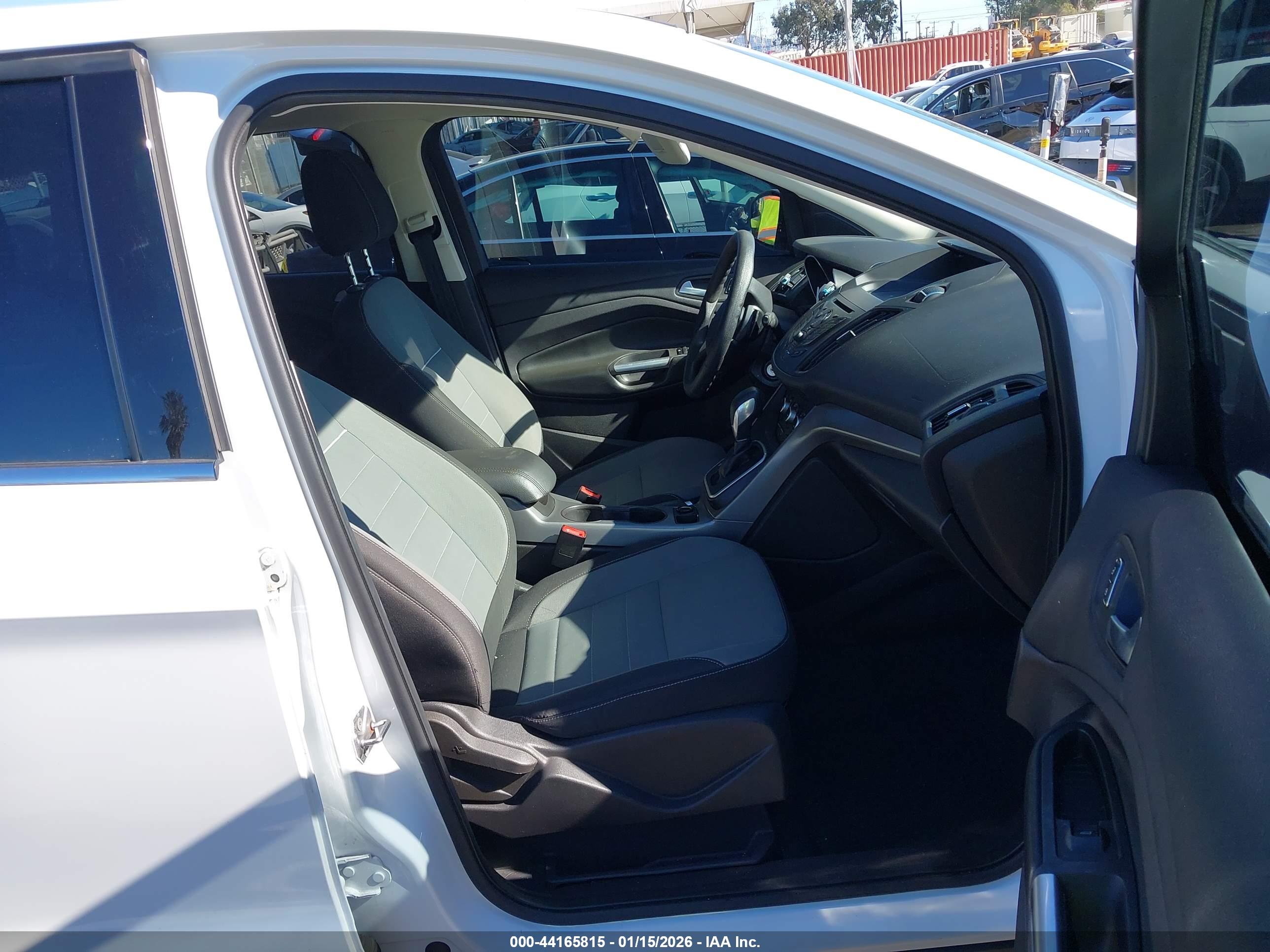 FORD ESCAPE image 5