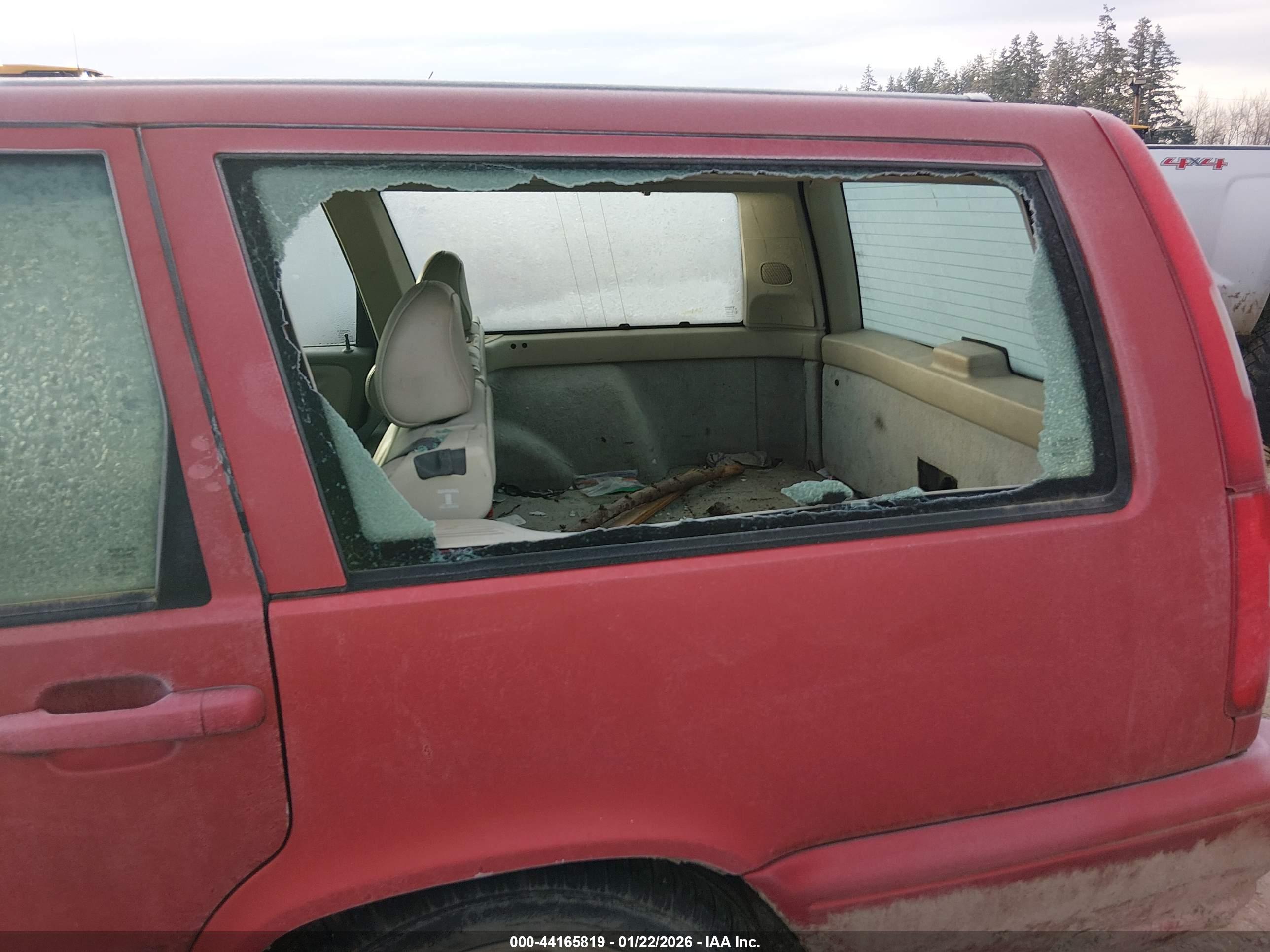 VOLVO V70 image 6