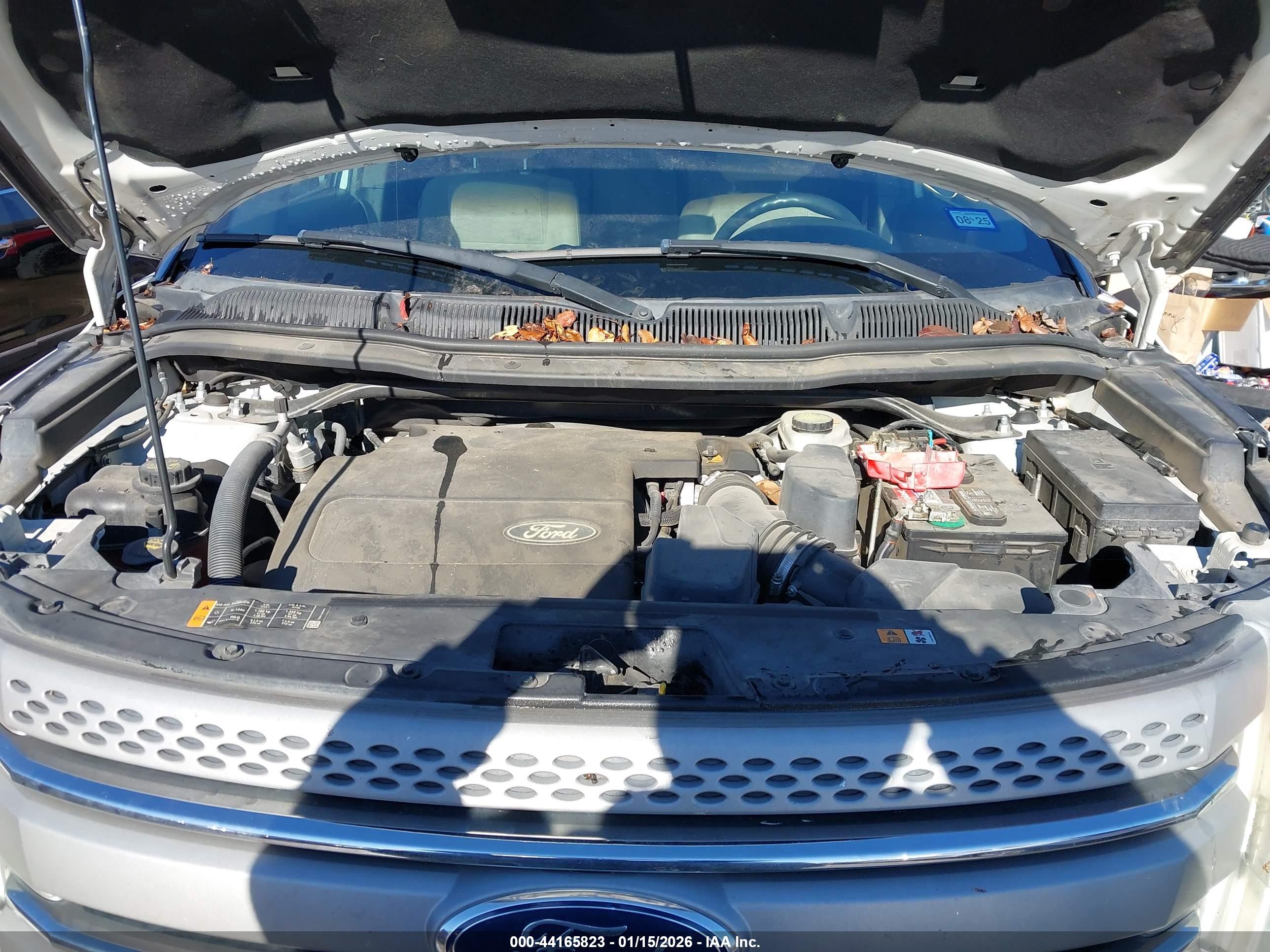 FORD EXPLORER image 10