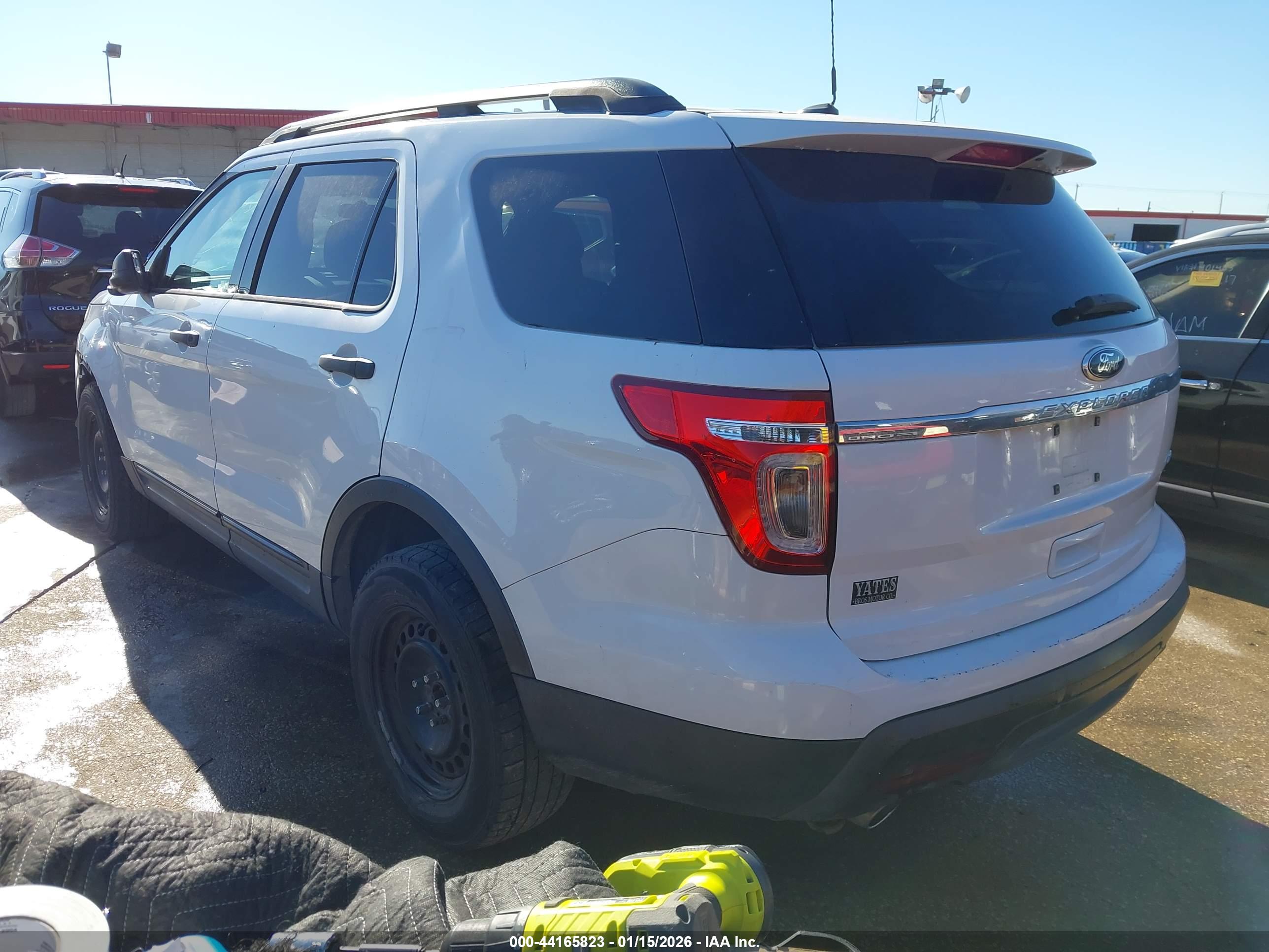 FORD EXPLORER image 3