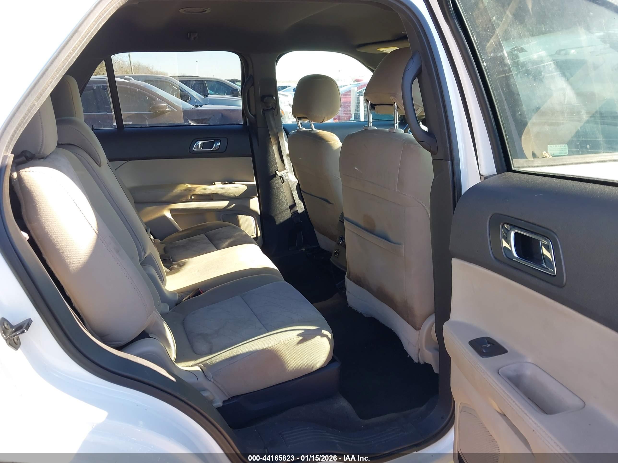 FORD EXPLORER image 8