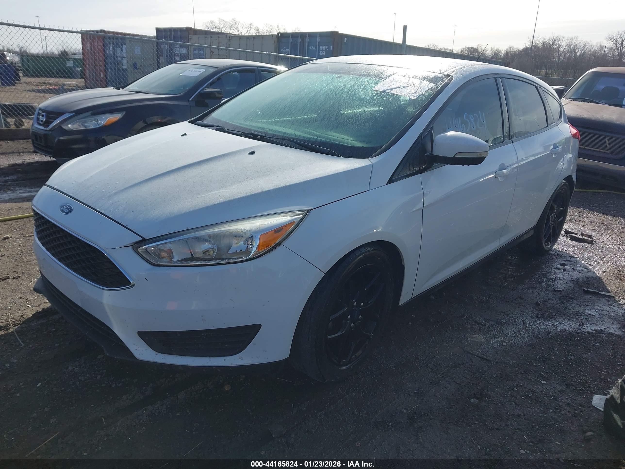 FORD FOCUS image 2