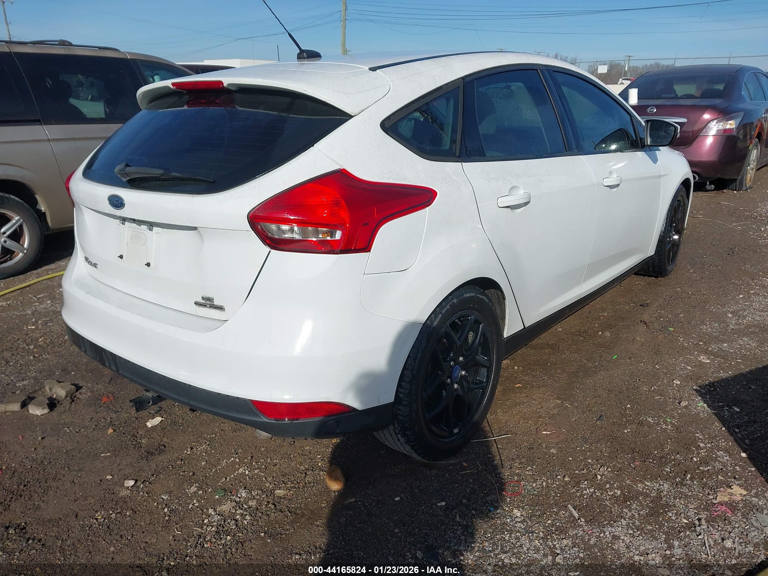 FORD FOCUS image 4