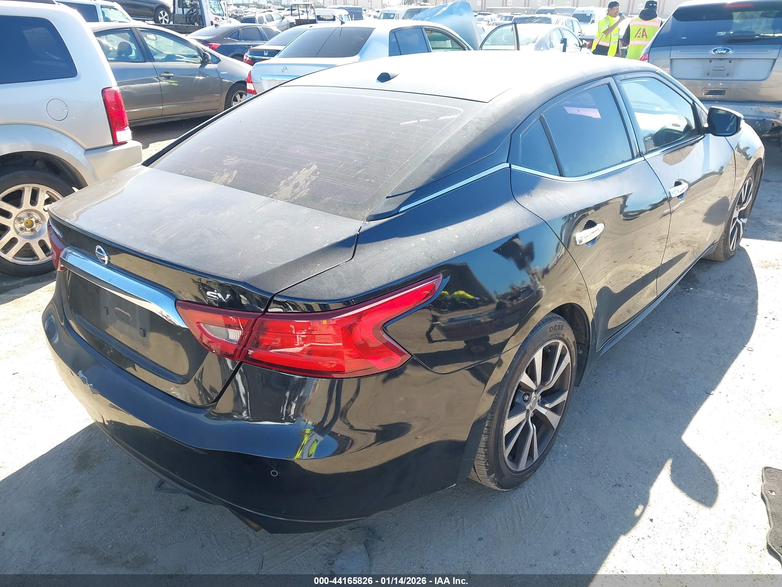 NISSAN MAXIMA image 4