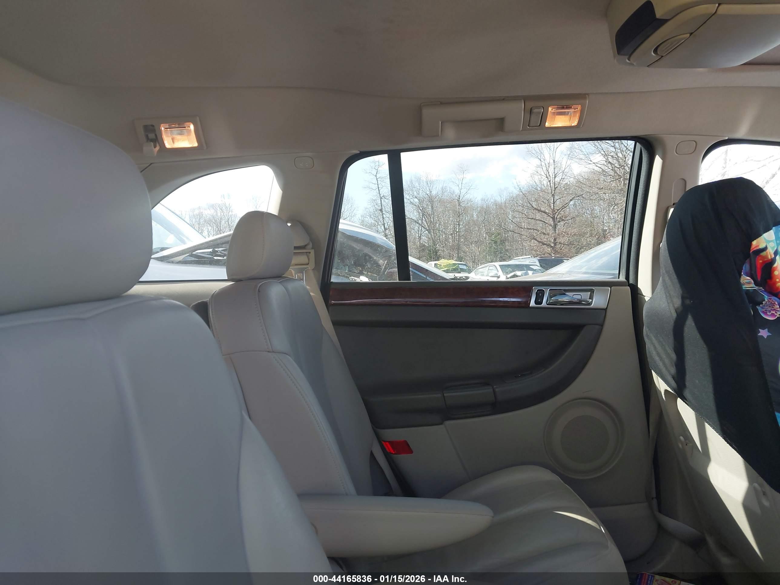 CHRYSLER PACIFICA image 8