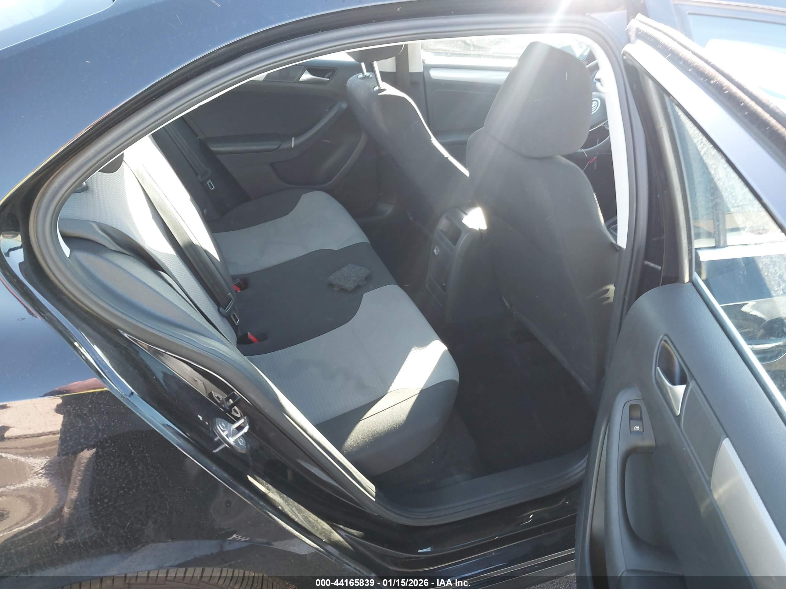VOLKSWAGEN JETTA image 8