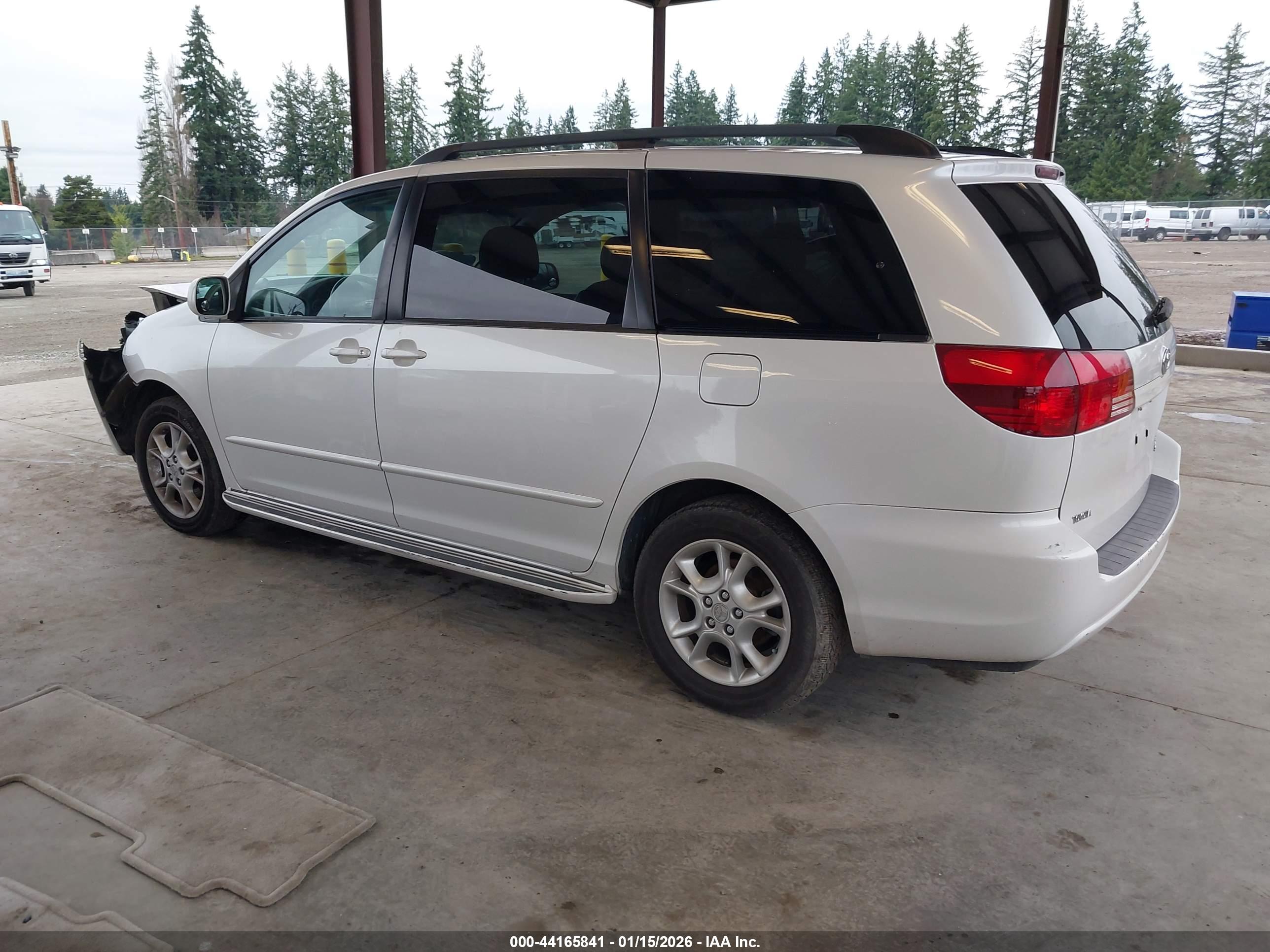 TOYOTA SIENNA image 3