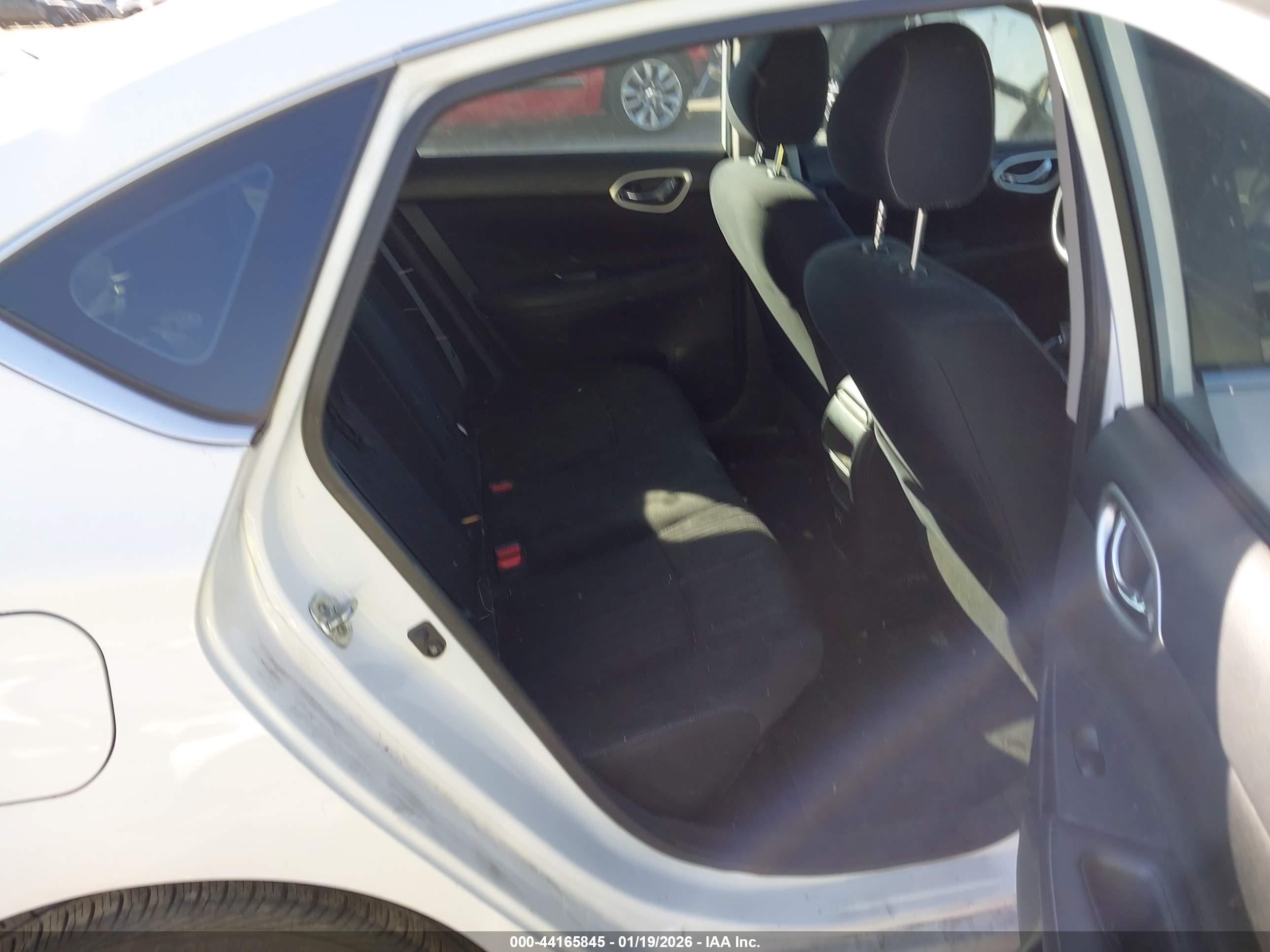 NISSAN SENTRA image 8
