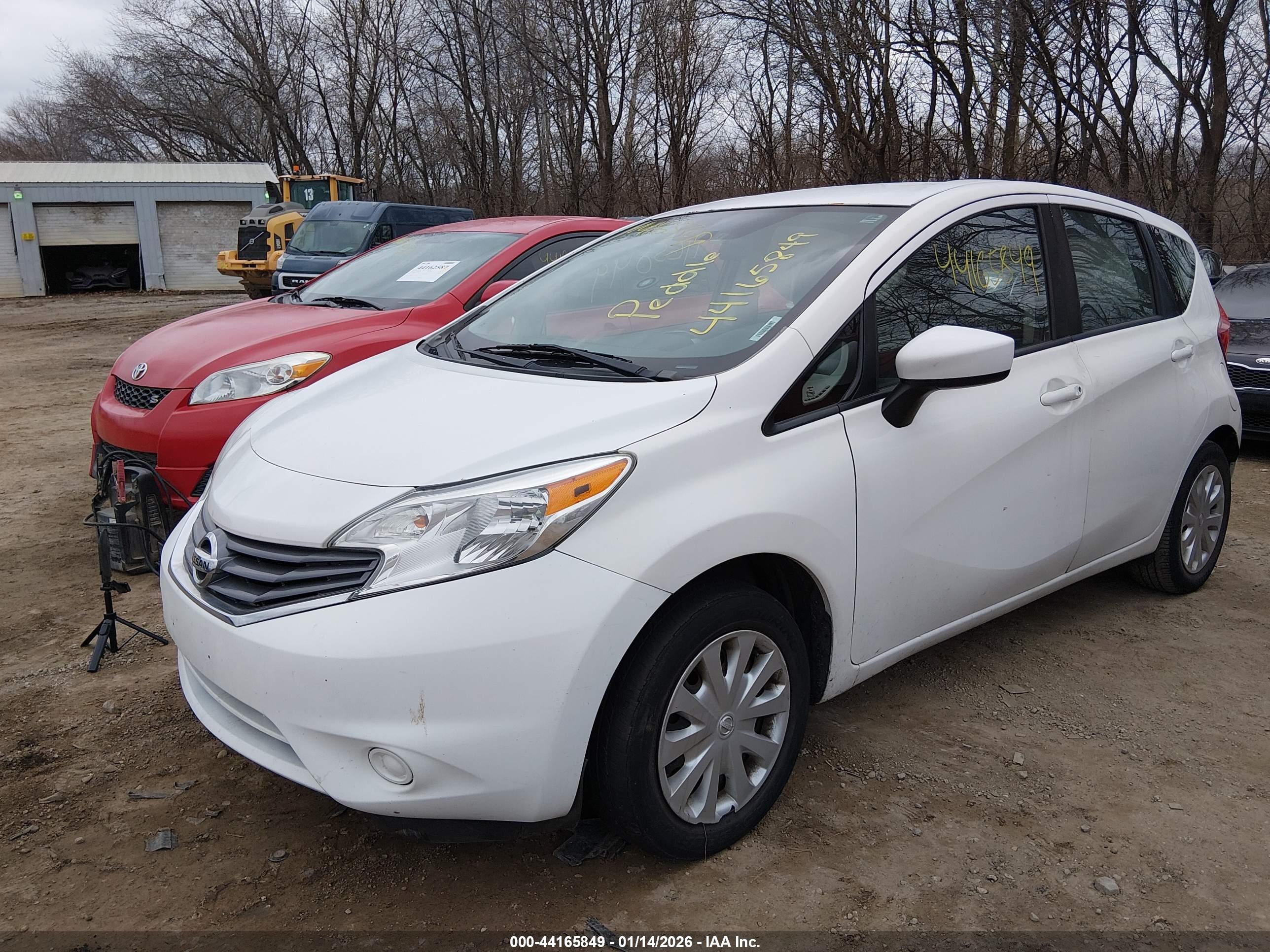 NISSAN VERSA image 2