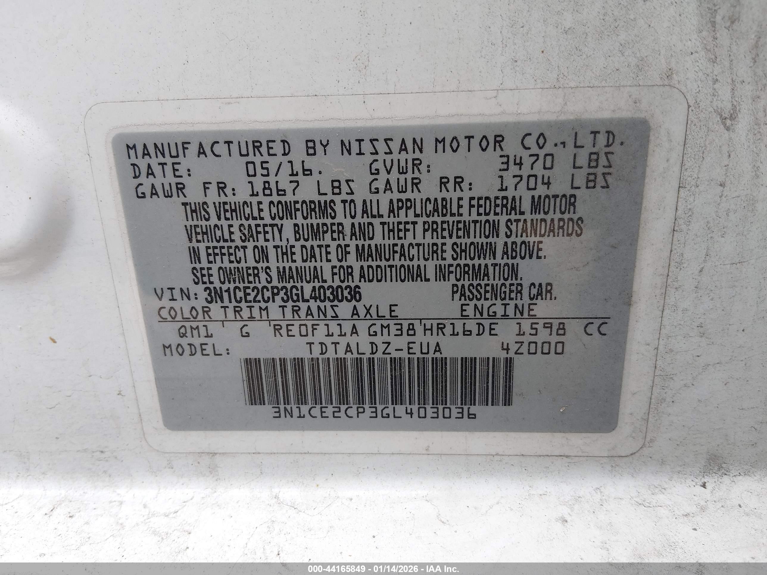 NISSAN VERSA image 9