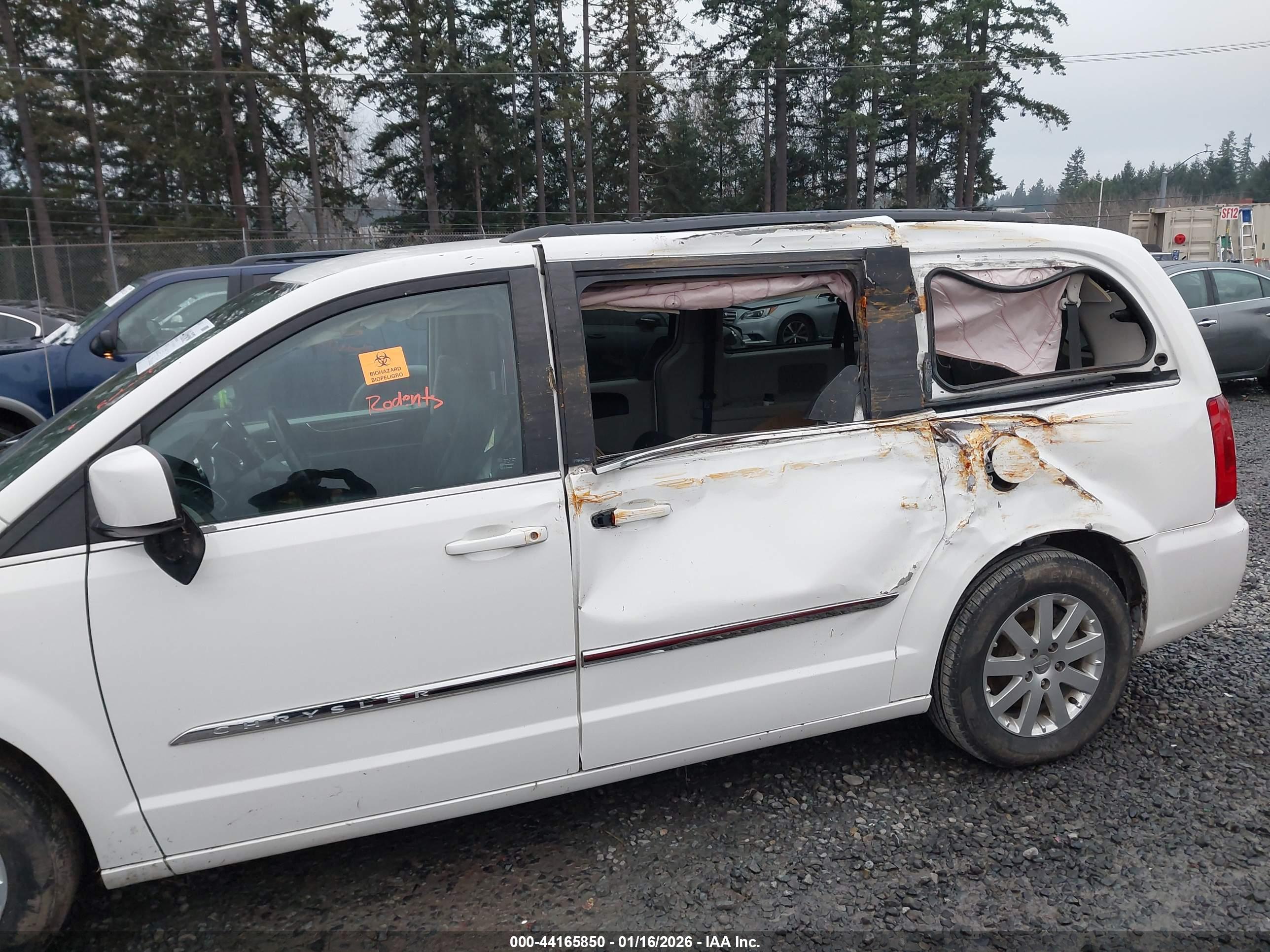 CHRYSLER TOWN image 6