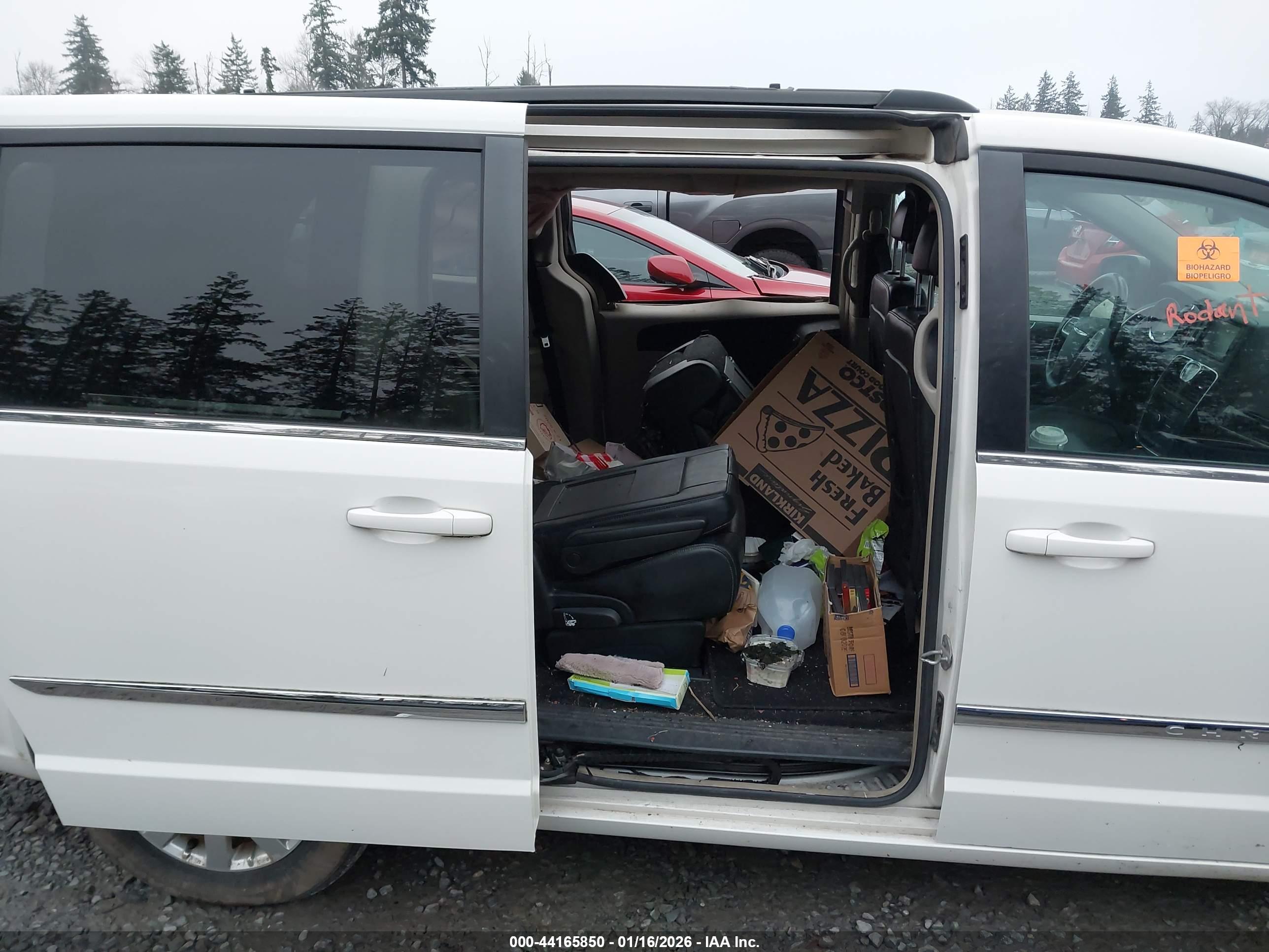 CHRYSLER TOWN image 8