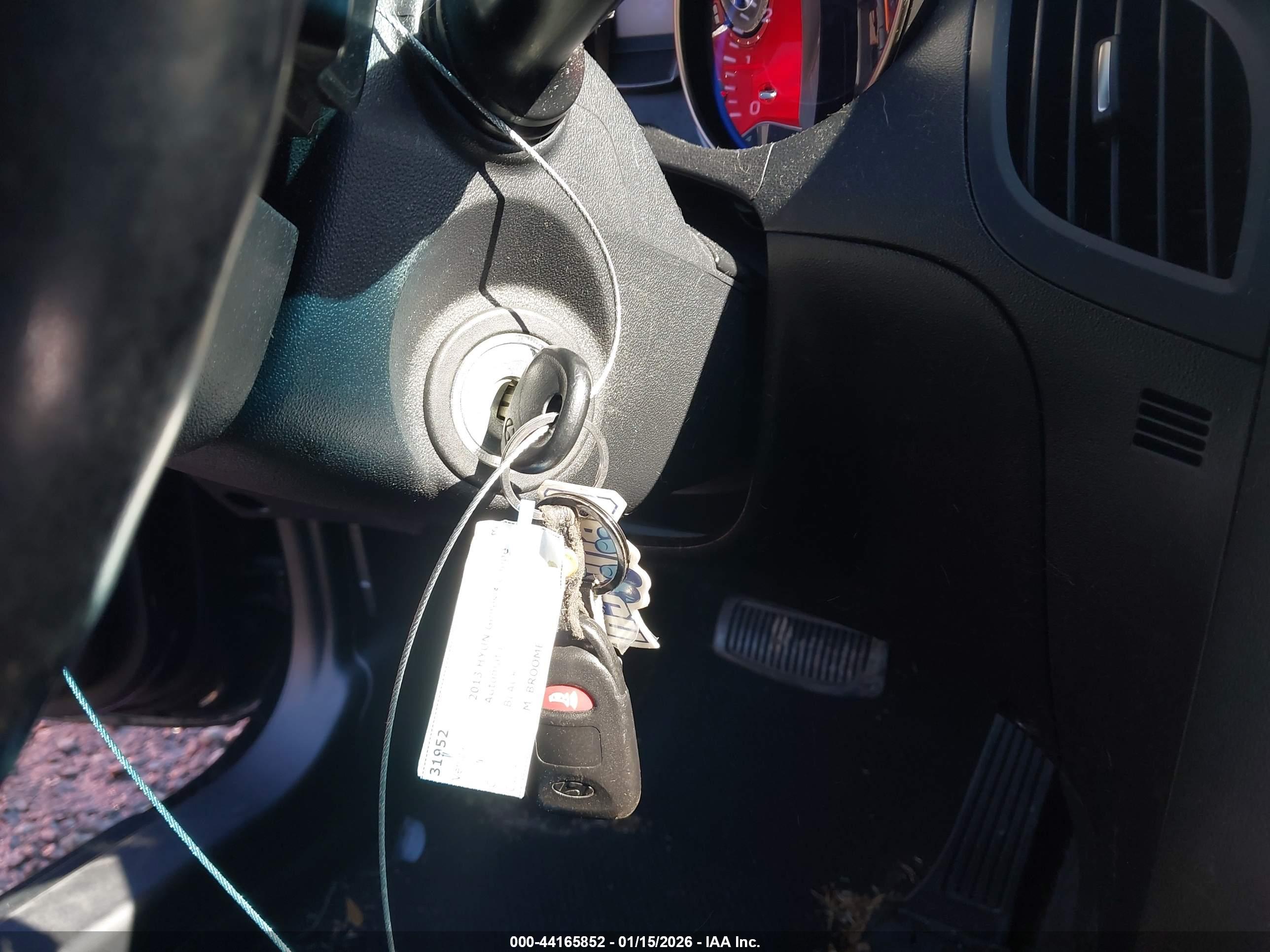 HYUNDAI GENESIS image 11