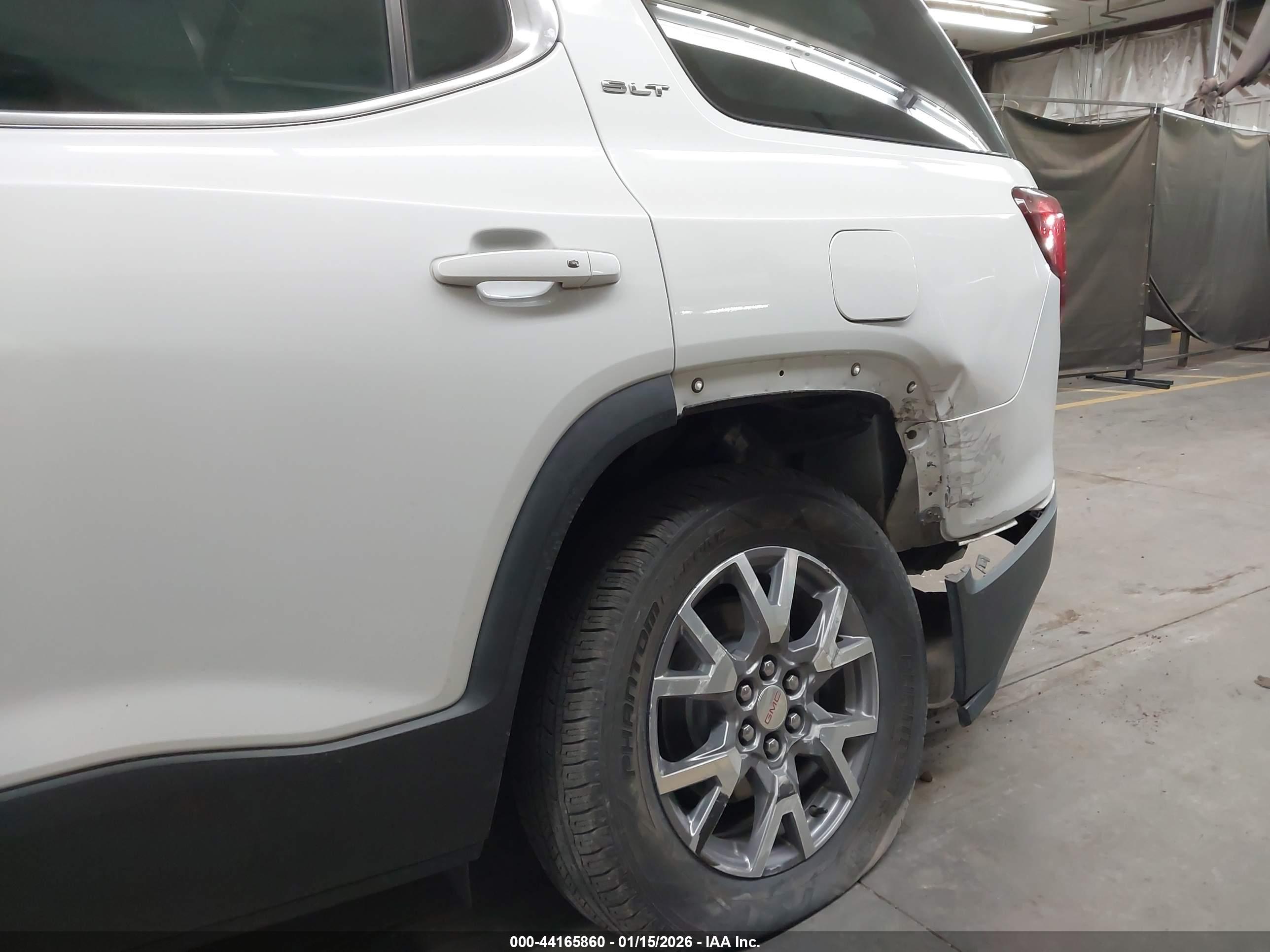 GMC ACADIA image 6