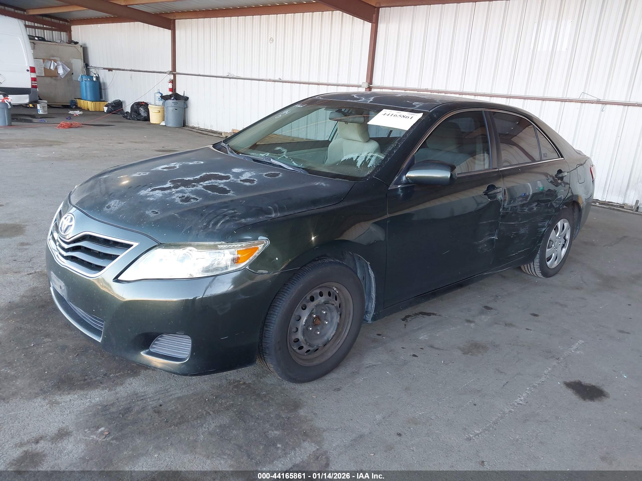 TOYOTA CAMRY image 2