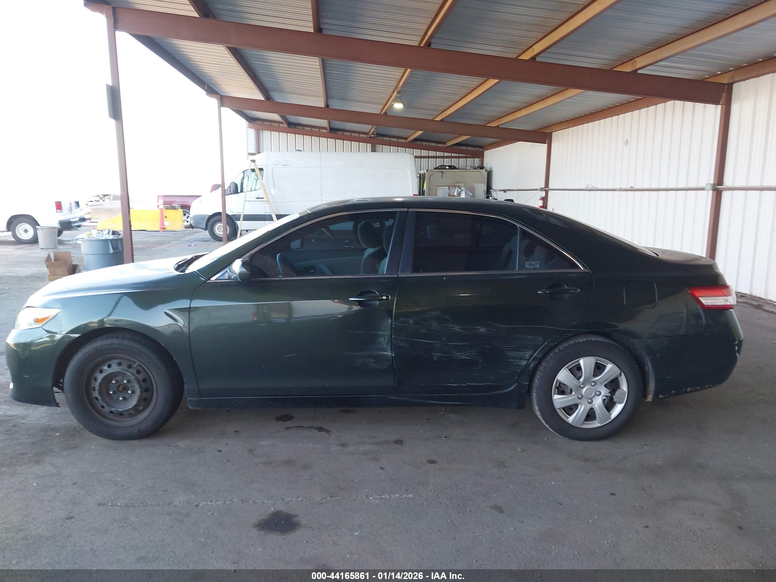 TOYOTA CAMRY image 6