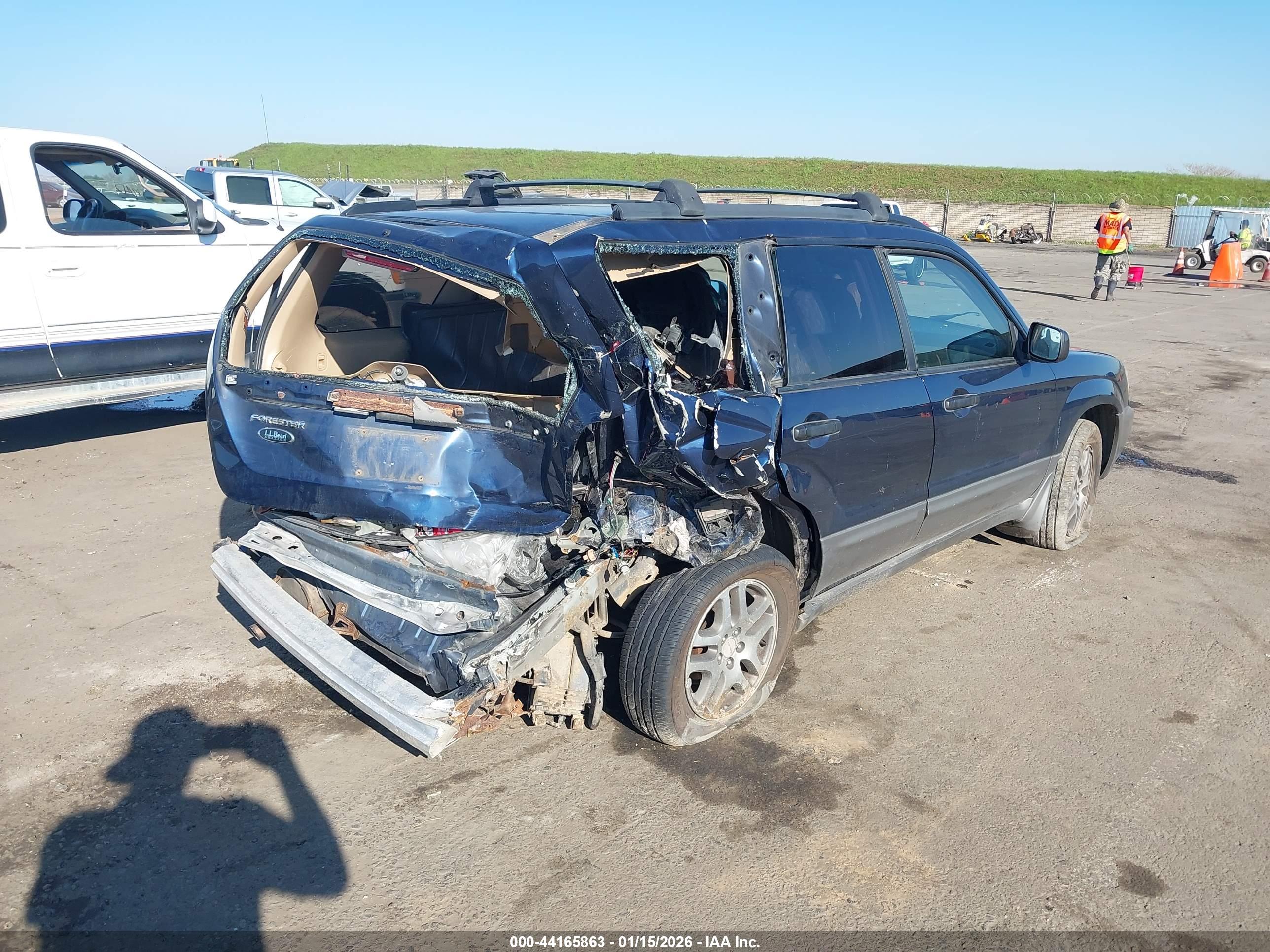 SUBARU FORESTER image 6