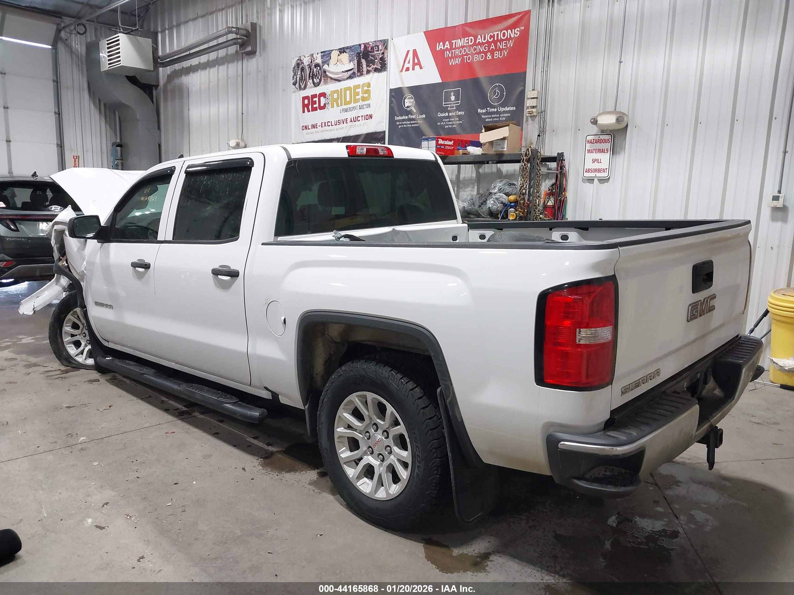 GMC SIERRA image 3