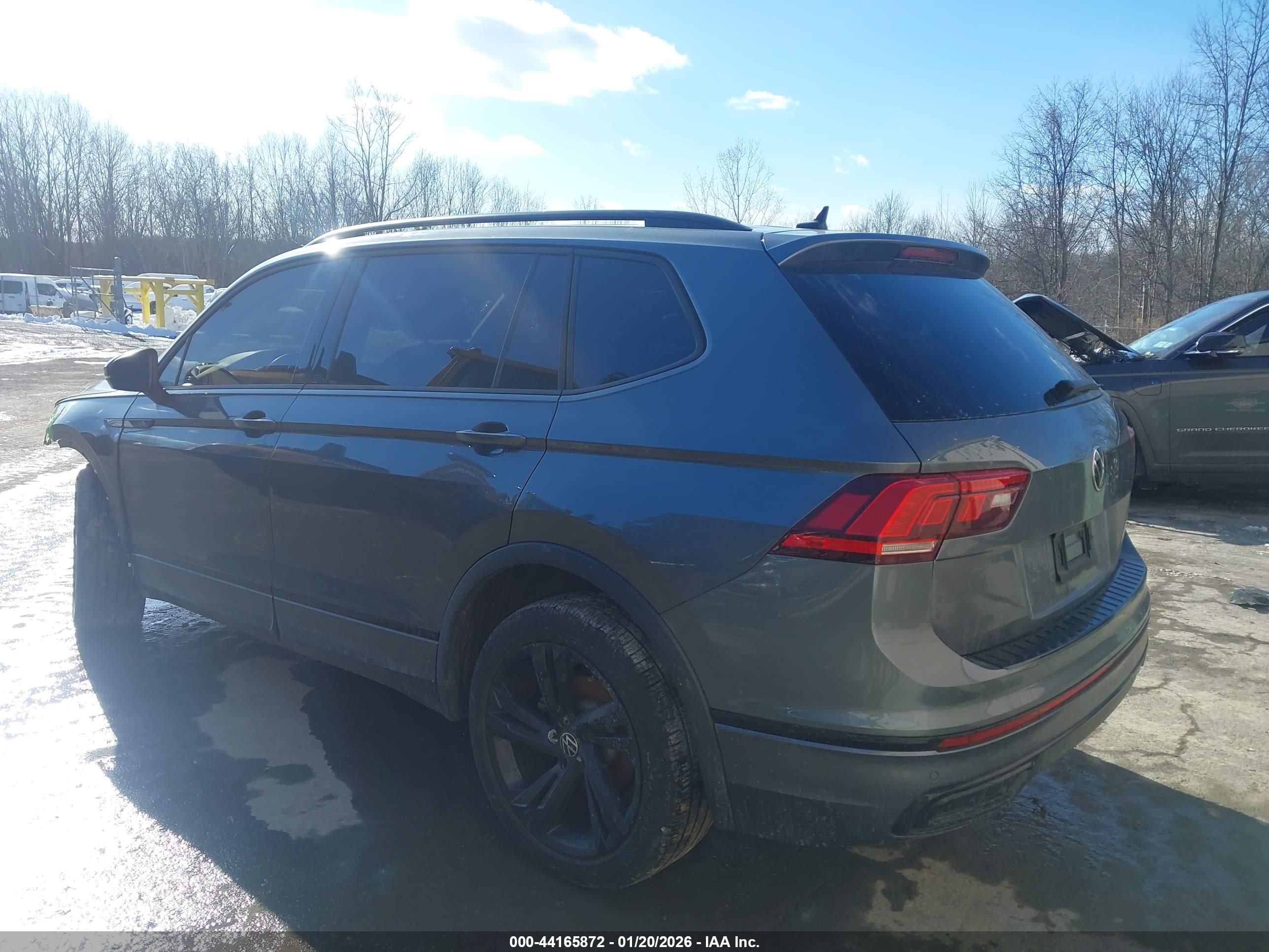 VOLKSWAGEN TIGUAN image 3