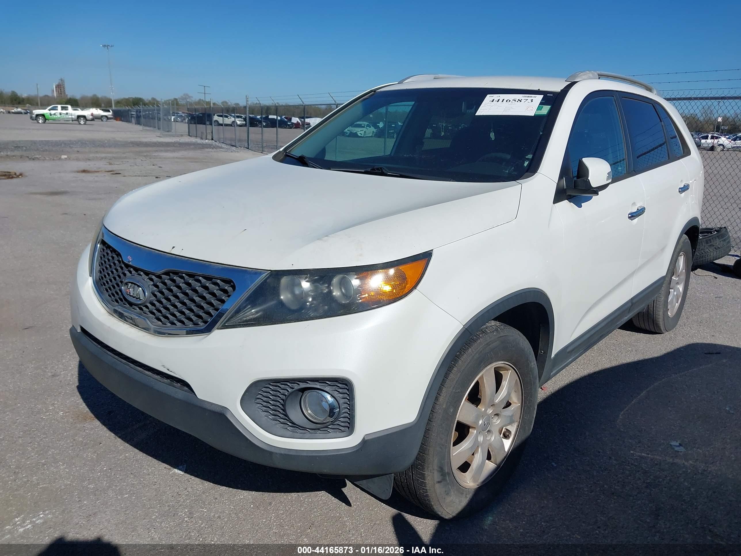 KIA SORENTO image 2
