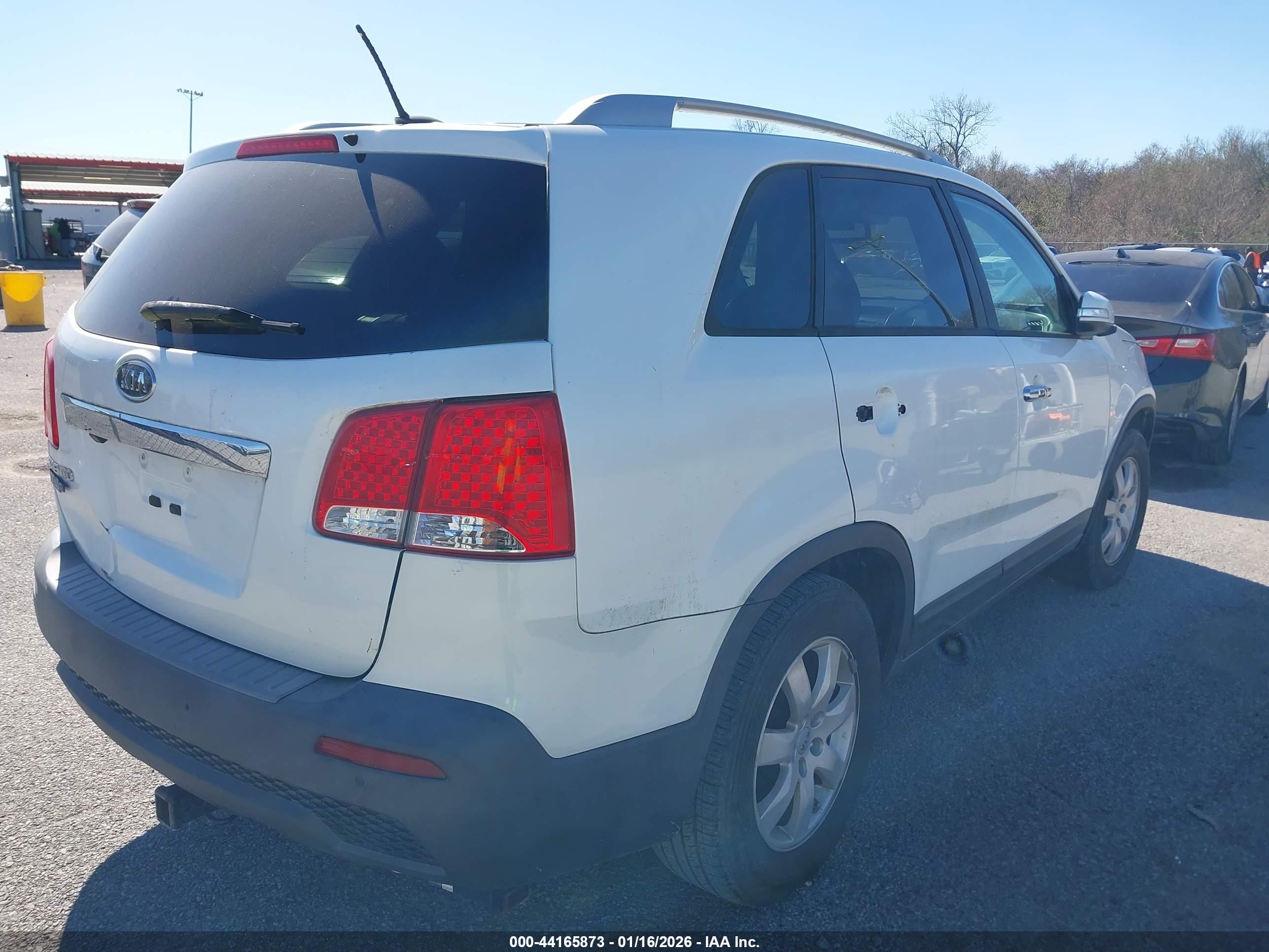KIA SORENTO image 4