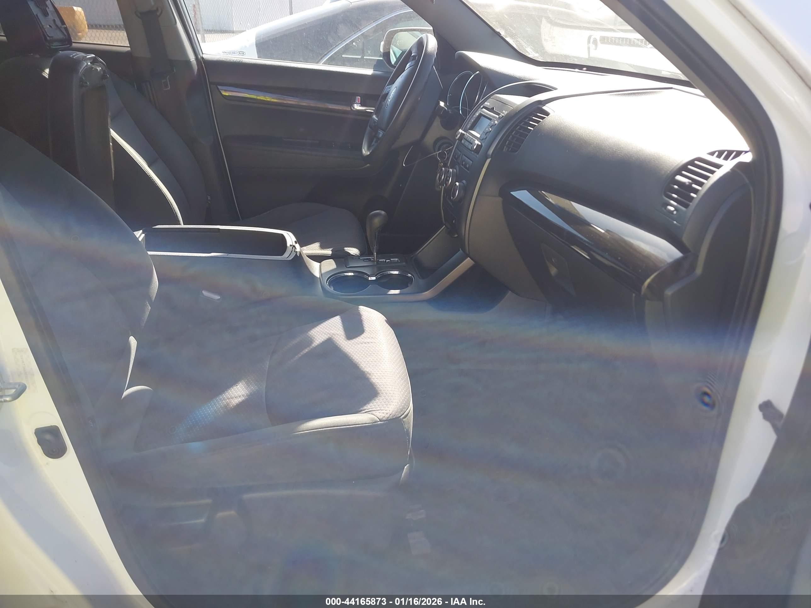KIA SORENTO image 5