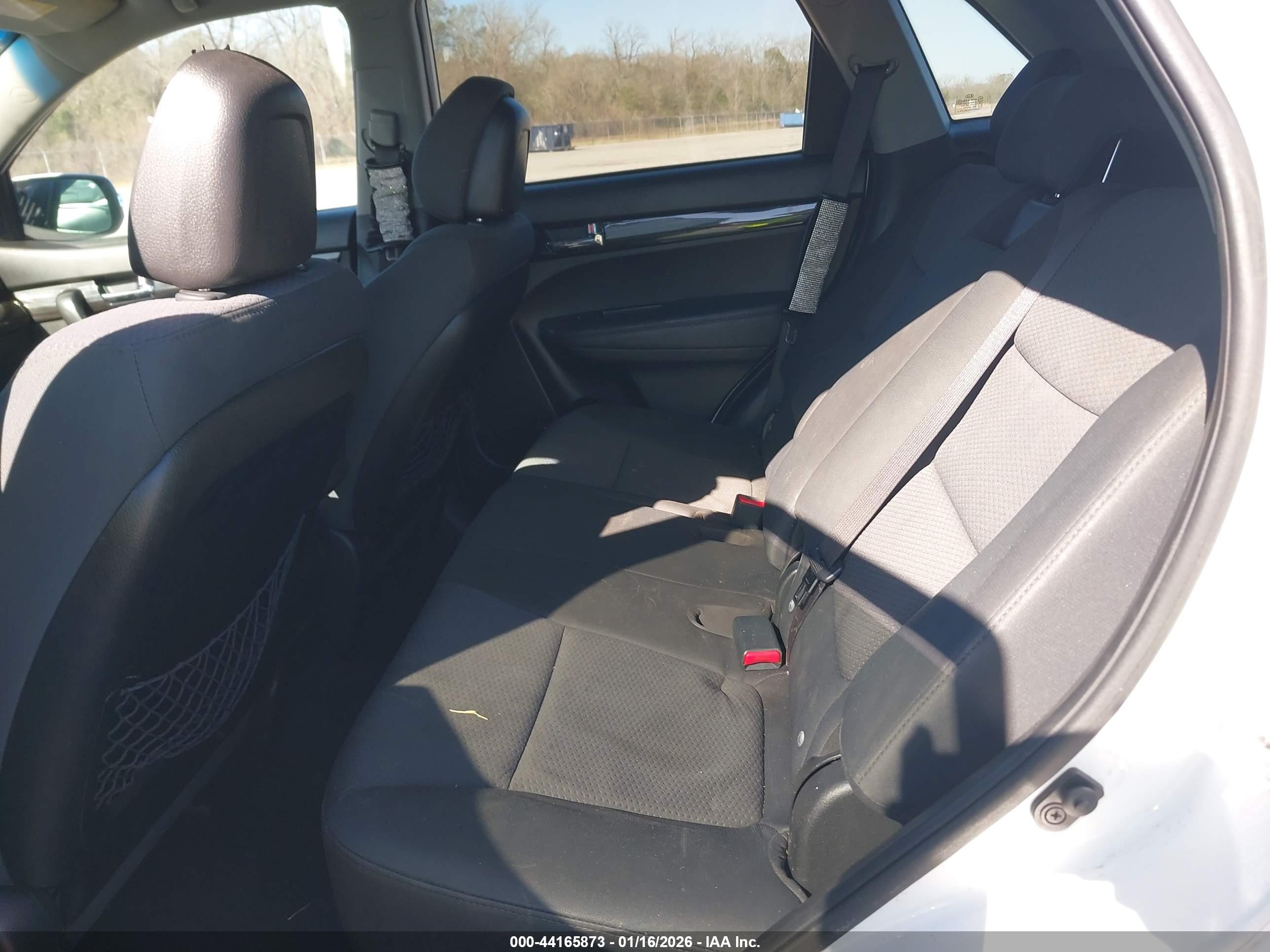 KIA SORENTO image 8