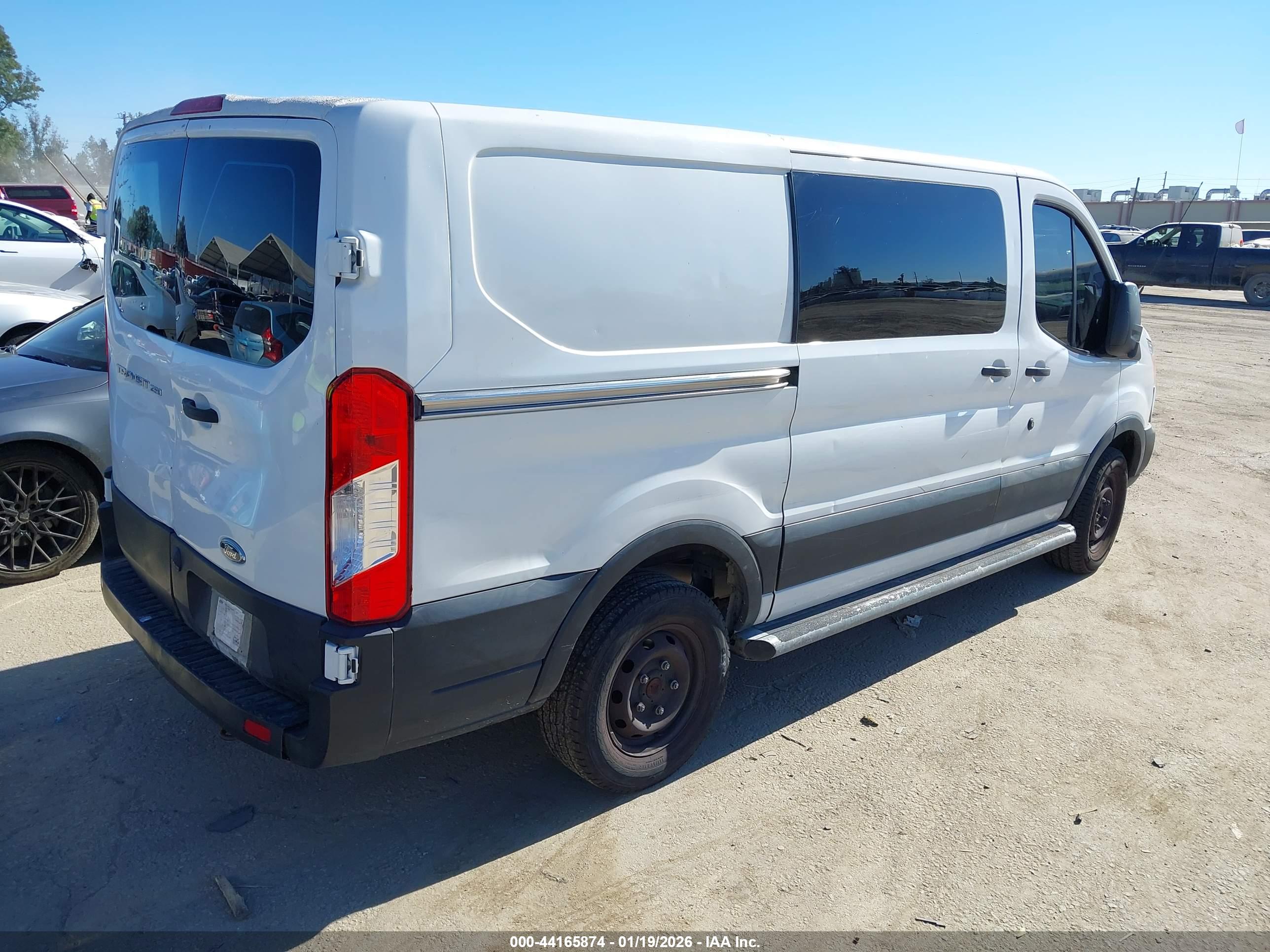 FORD TRANSIT-250 image 4