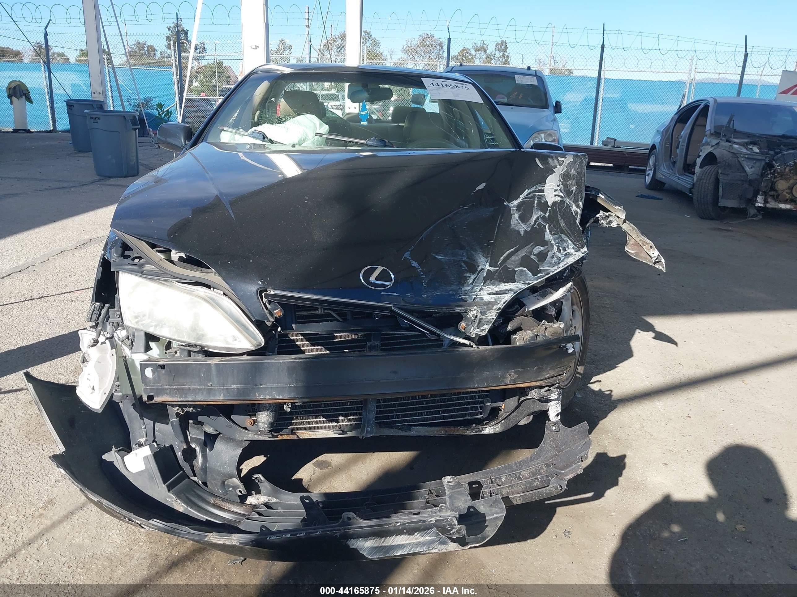 LEXUS ES image 6