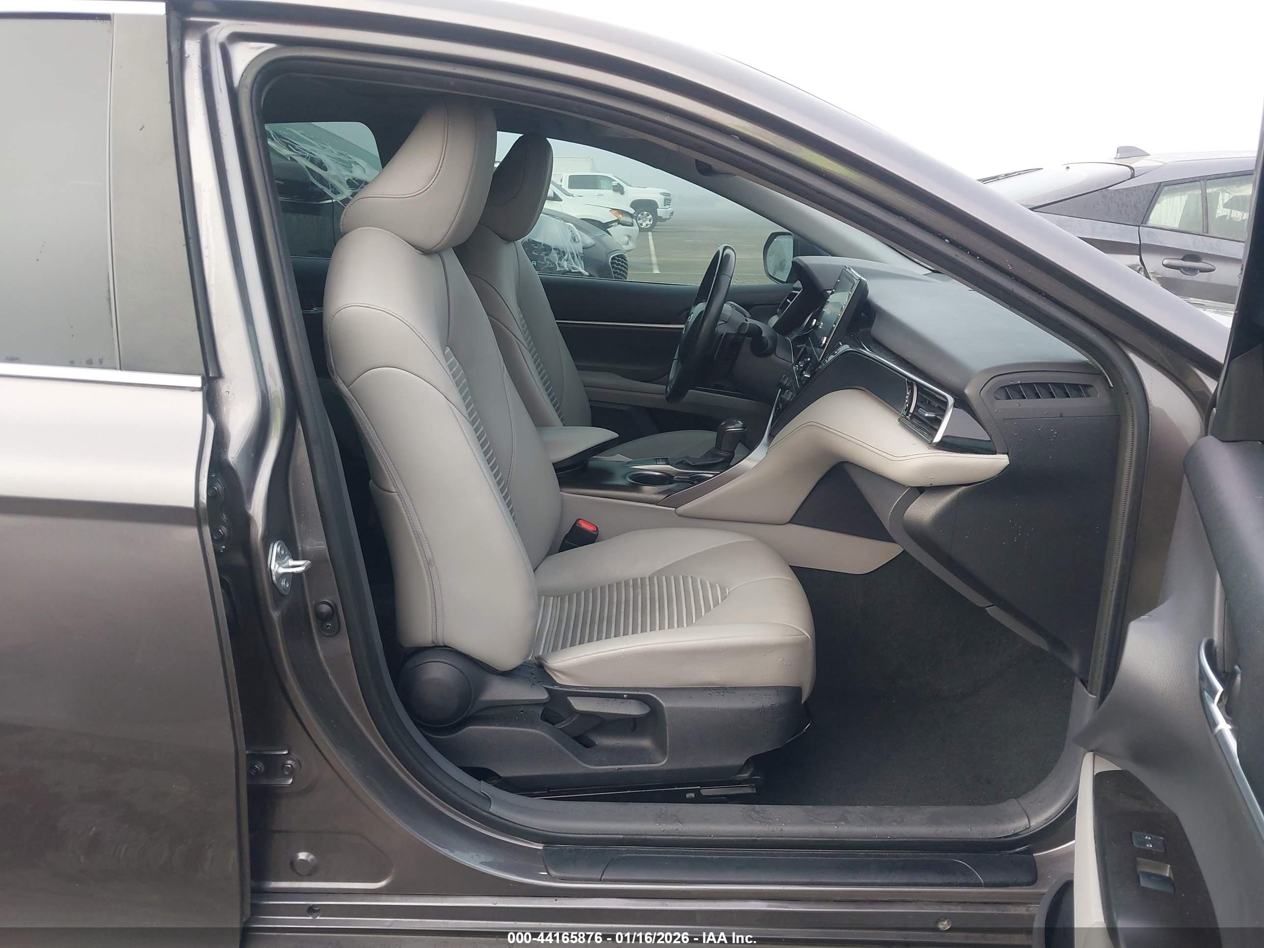 TOYOTA CAMRY image 5