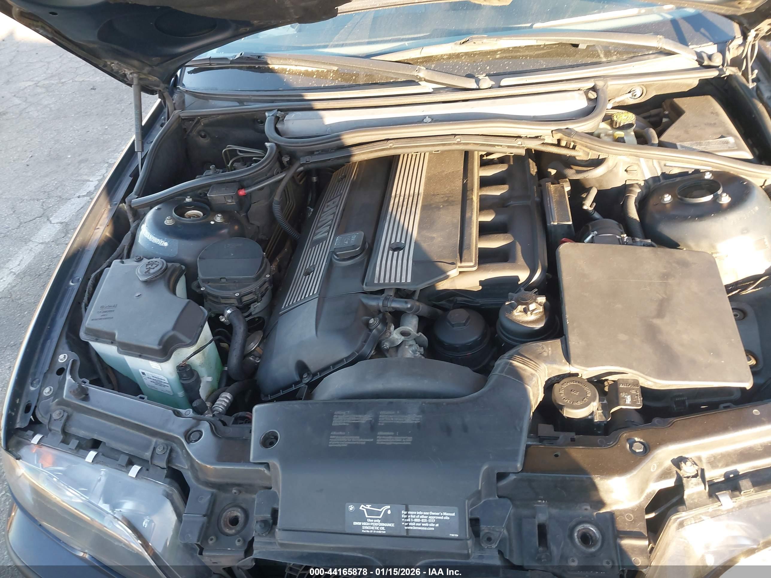 BMW 325XI image 10