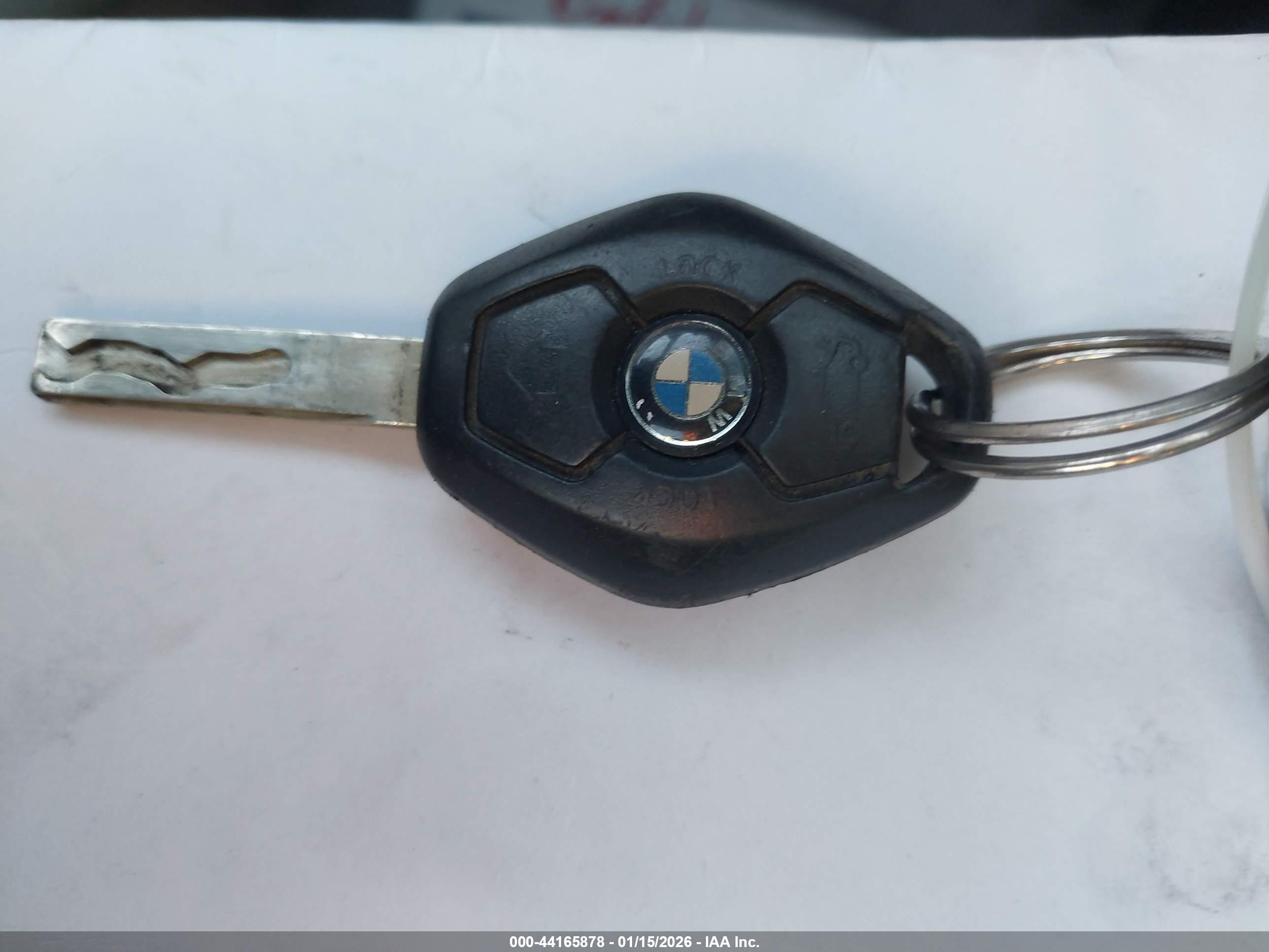 BMW 325XI image 11