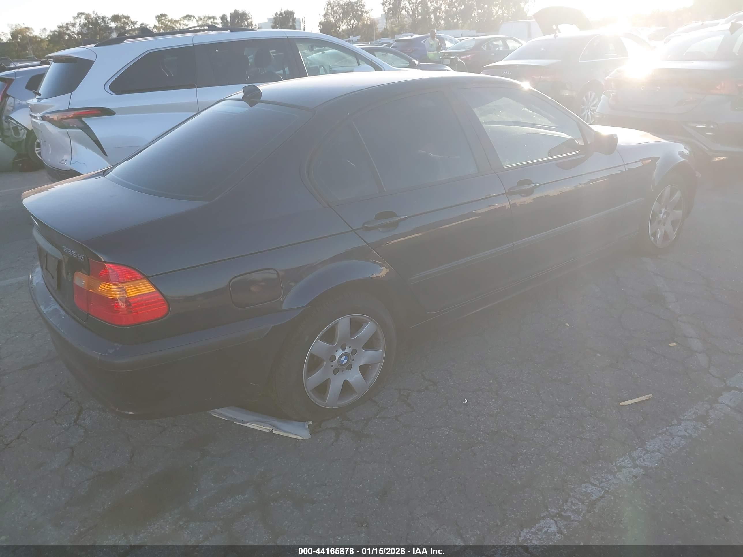 BMW 325XI image 4
