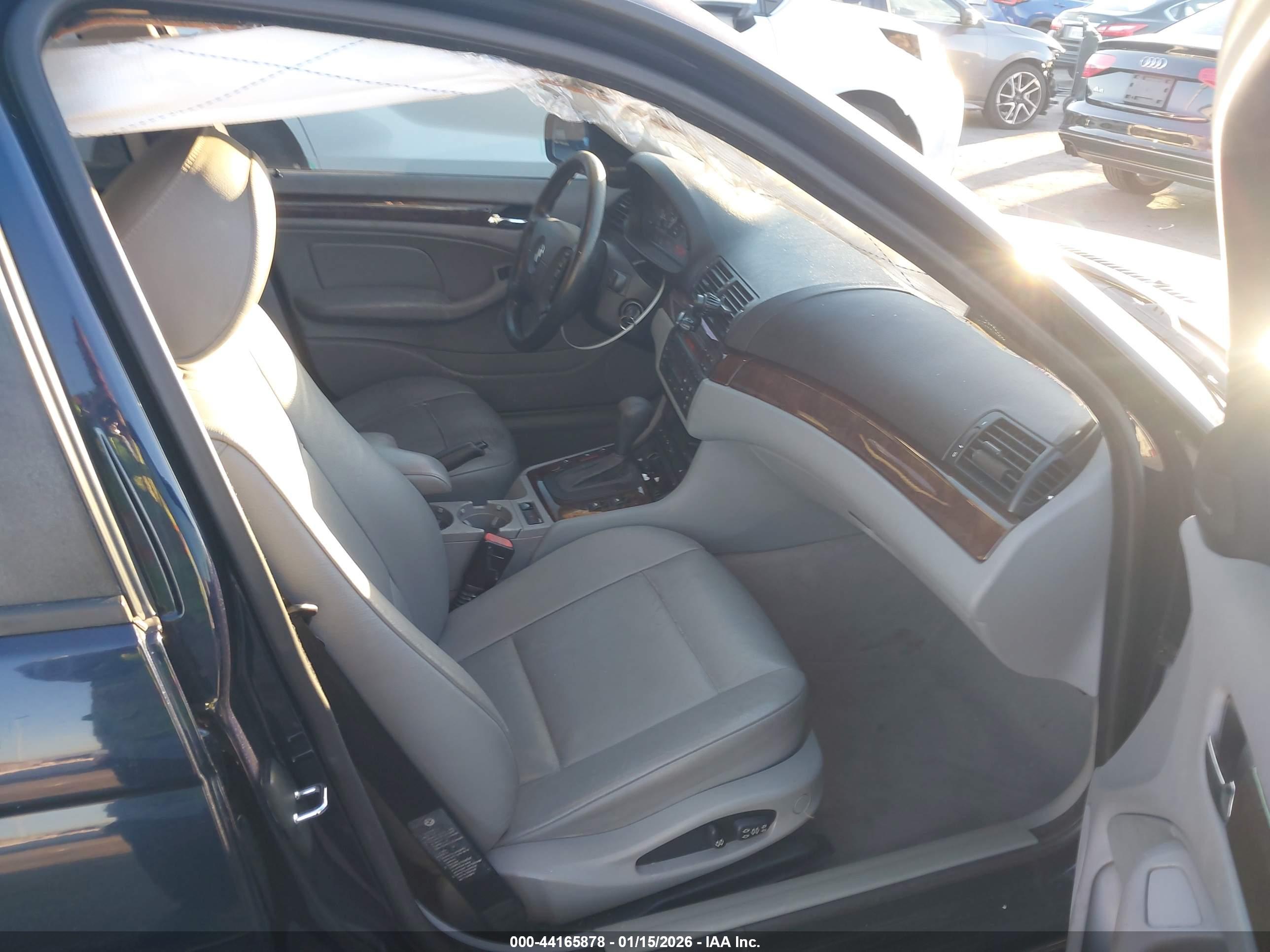 BMW 325XI image 5