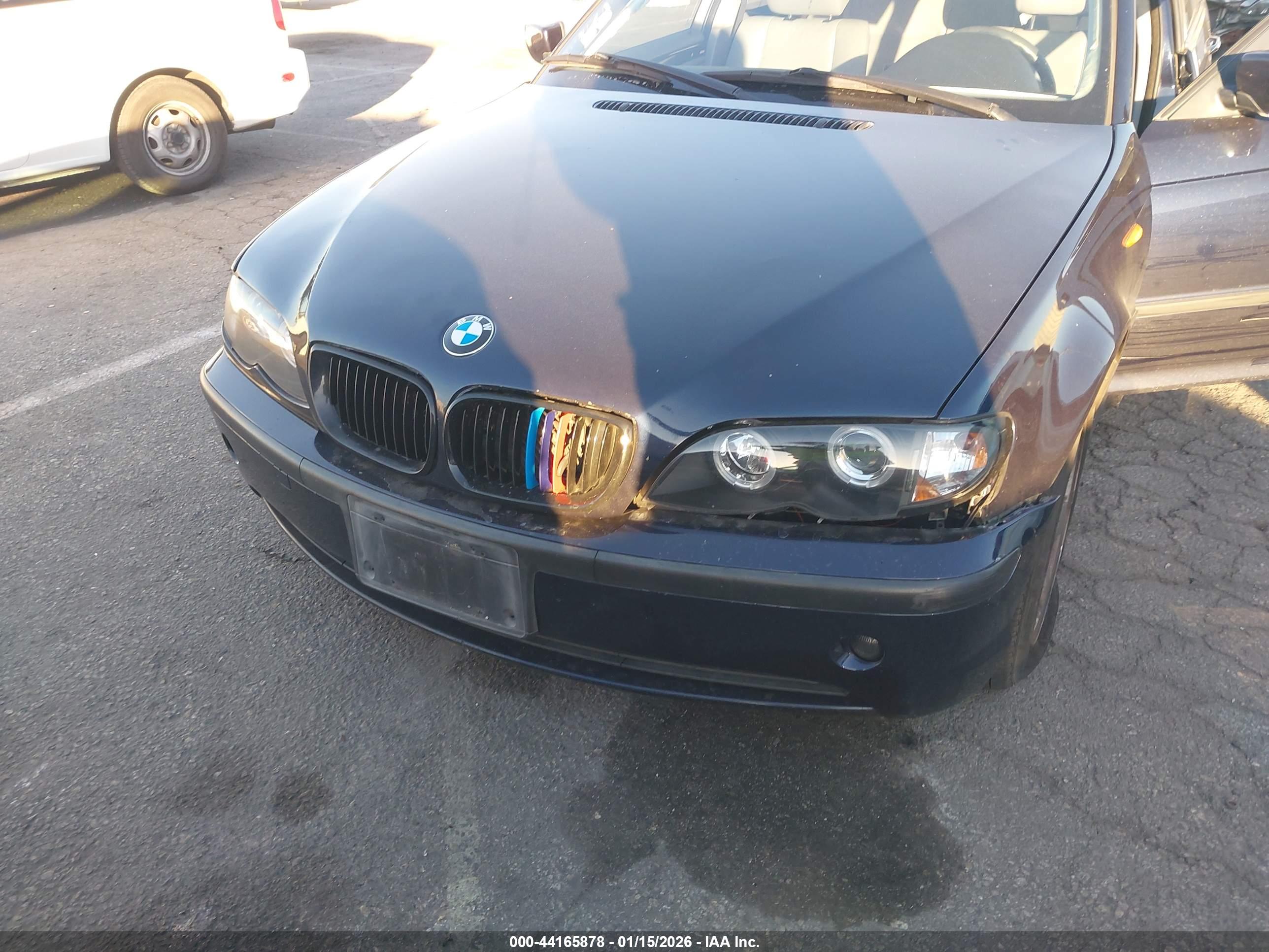 BMW 325XI image 6
