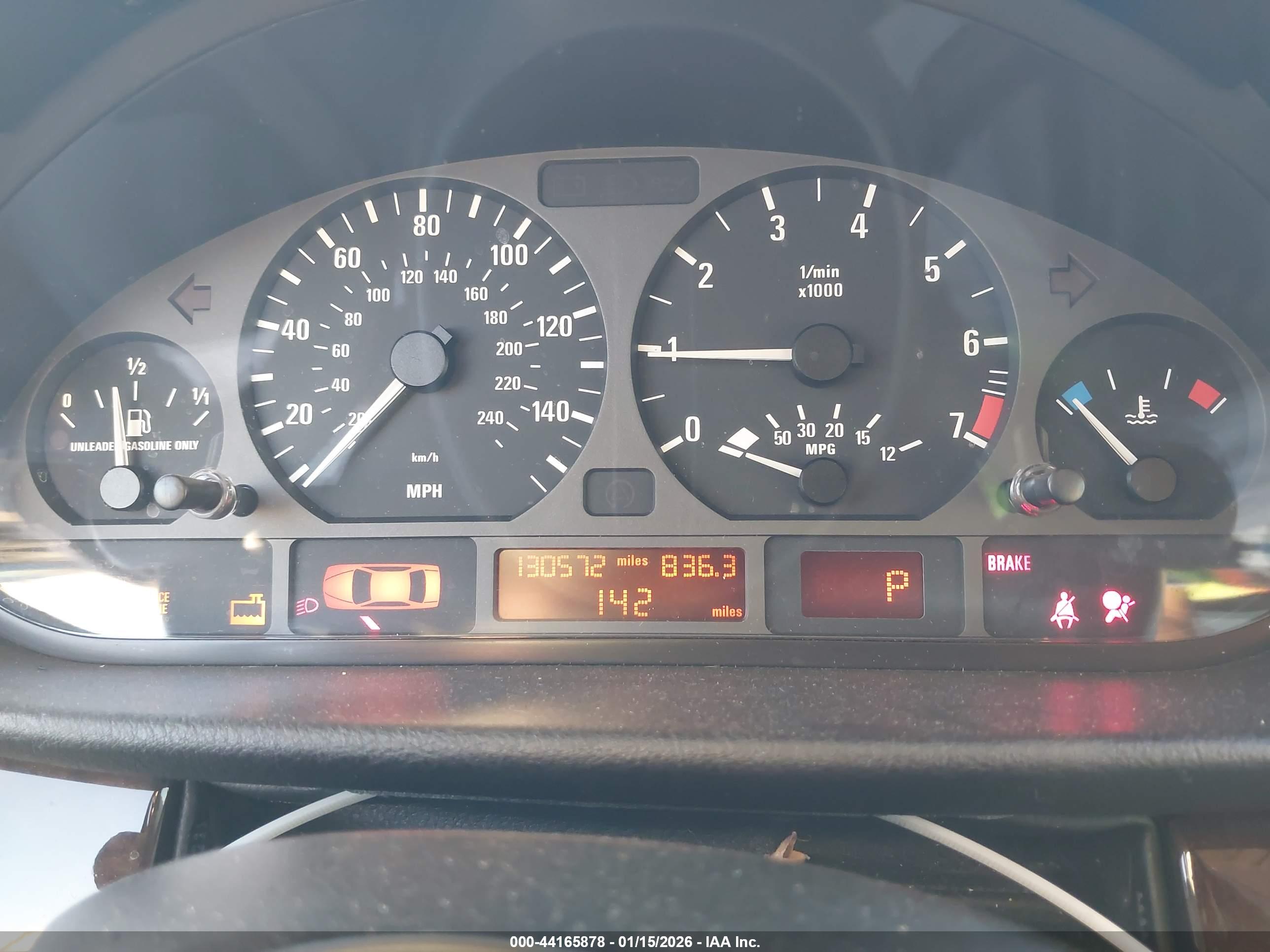 BMW 325XI image 7