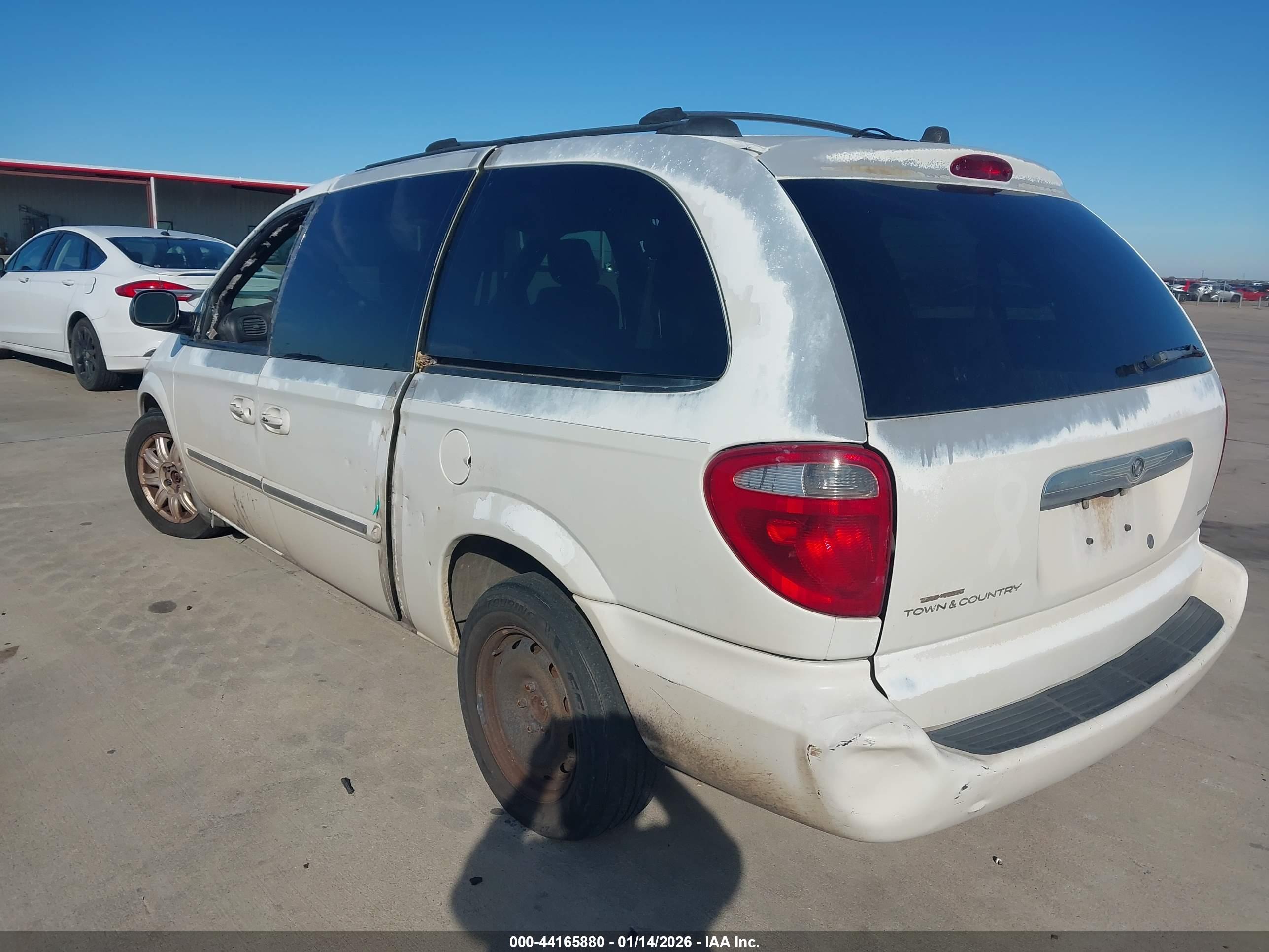 CHRYSLER TOWN image 3