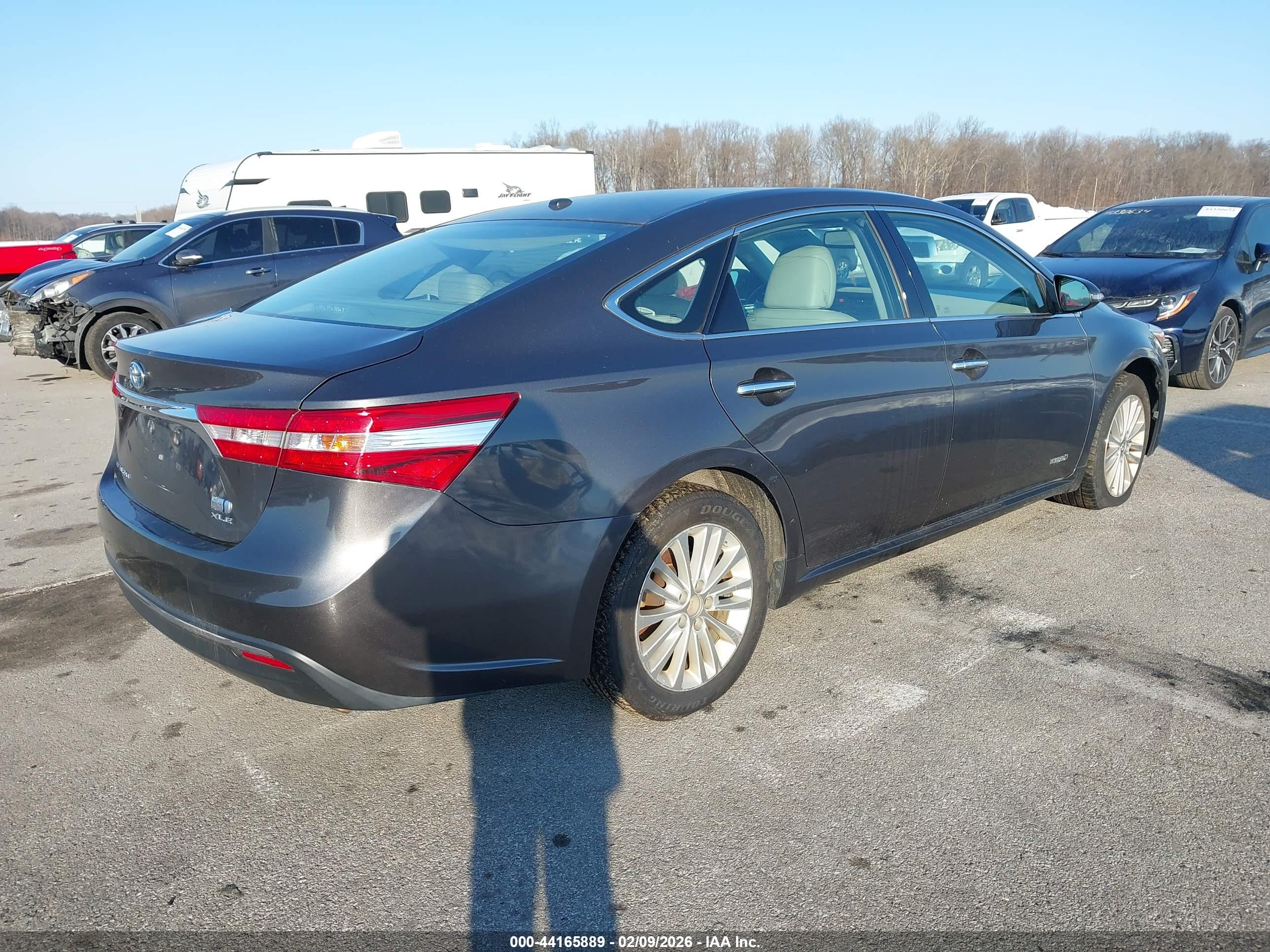 TOYOTA AVALON image 4