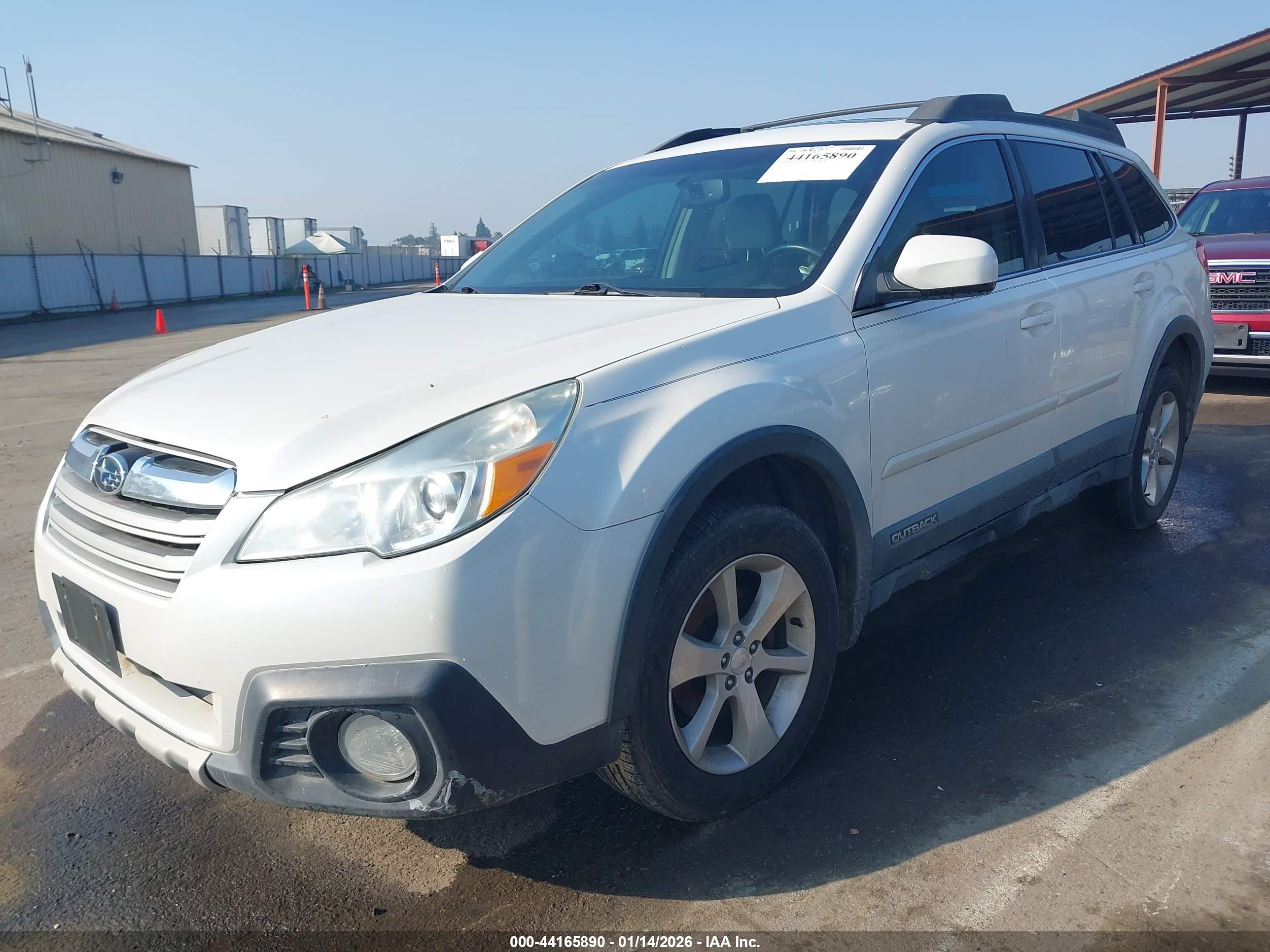 SUBARU OUTBACK image 2