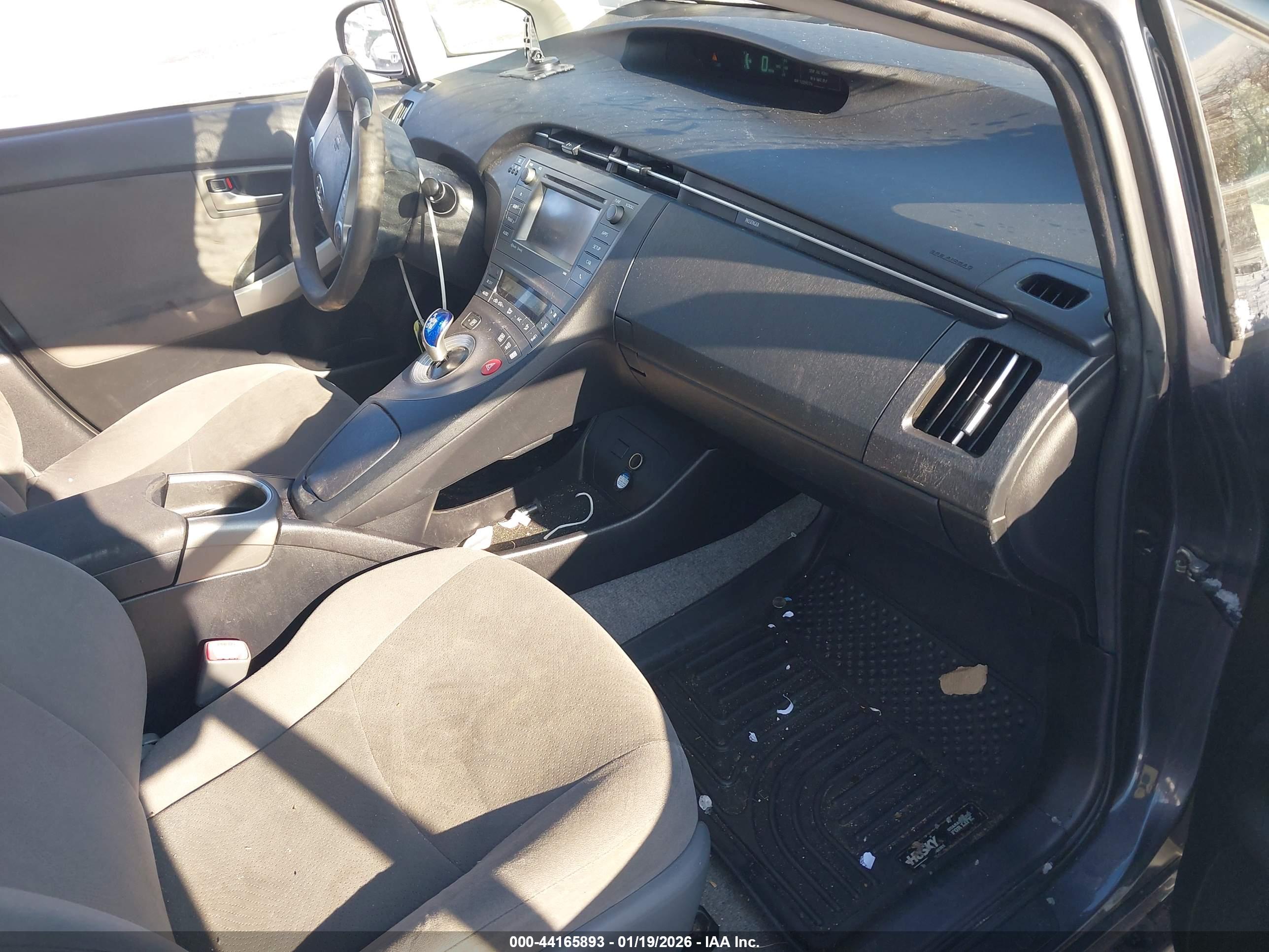 TOYOTA PRIUS image 5