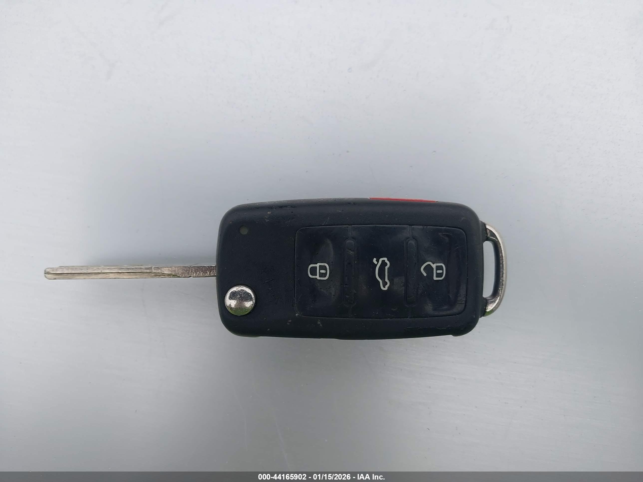 VOLKSWAGEN TIGUAN image 11