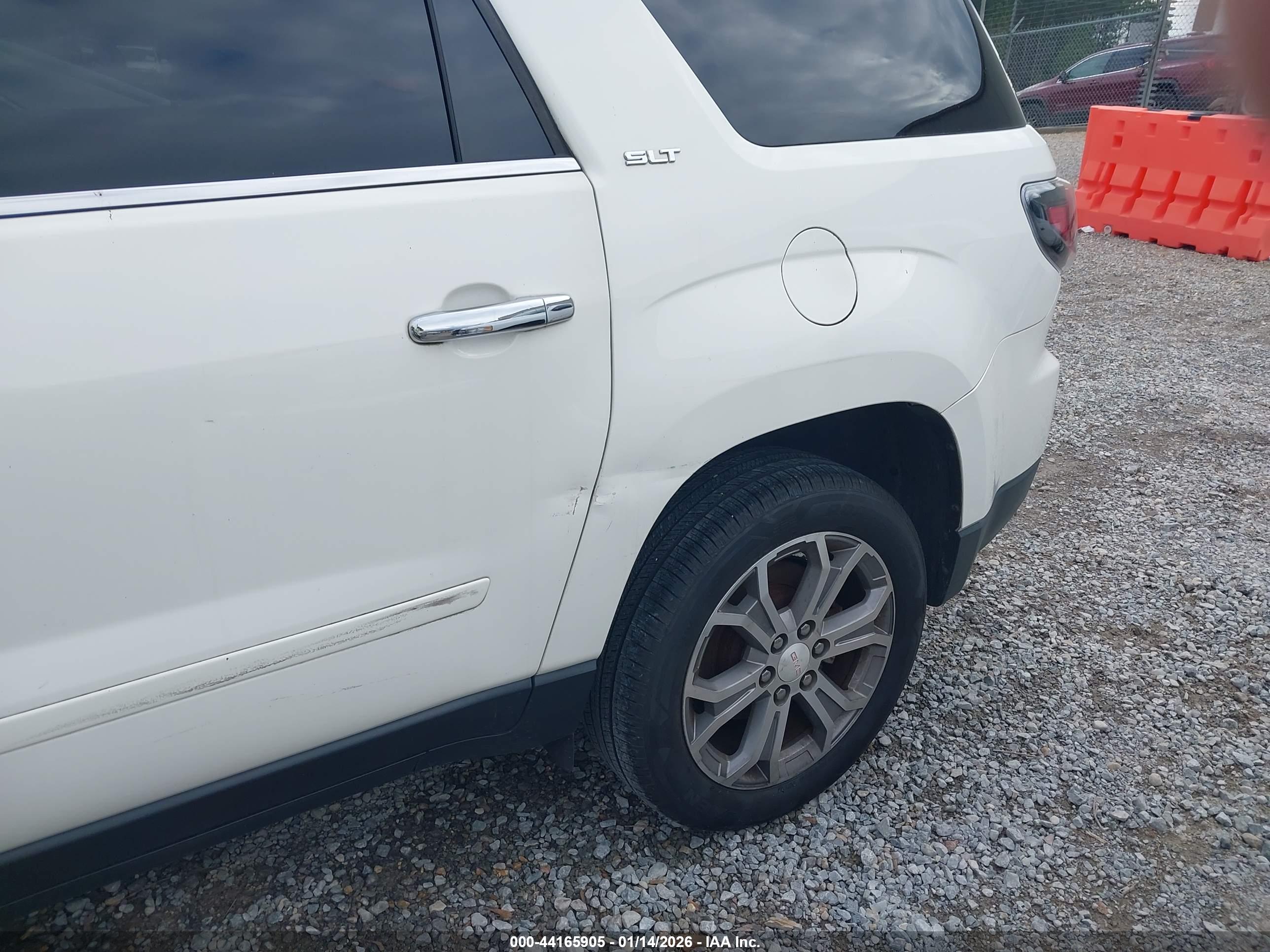 GMC ACADIA image 6