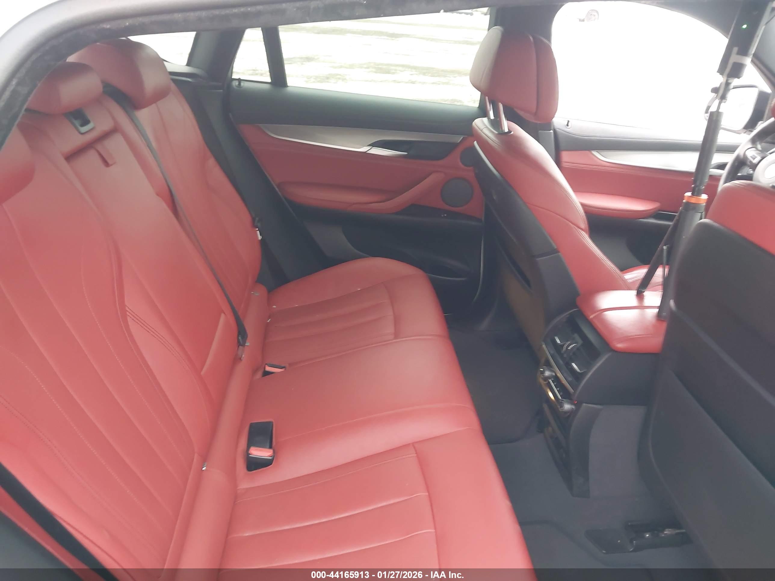 BMW X6 image 8