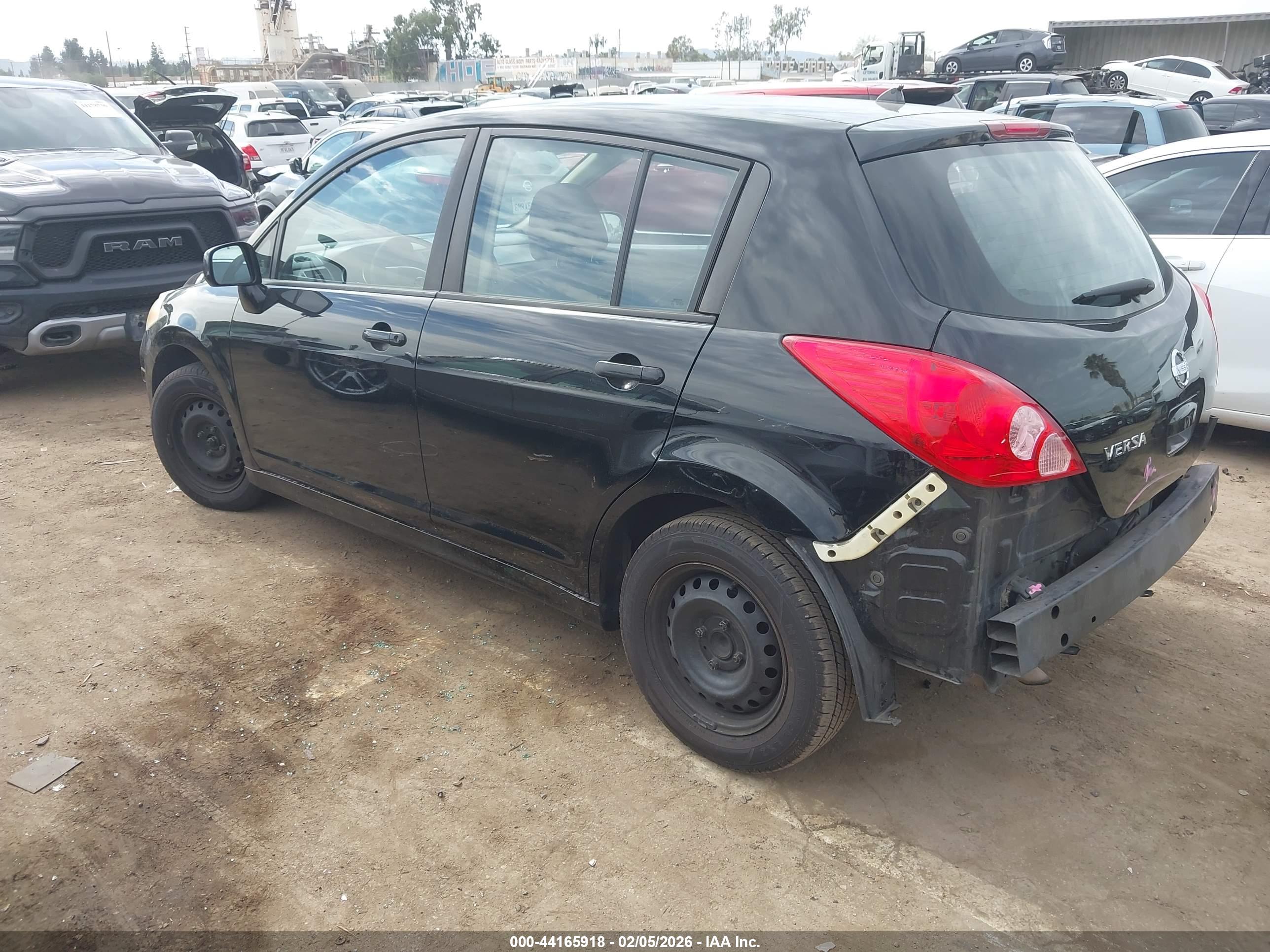 NISSAN VERSA image 3