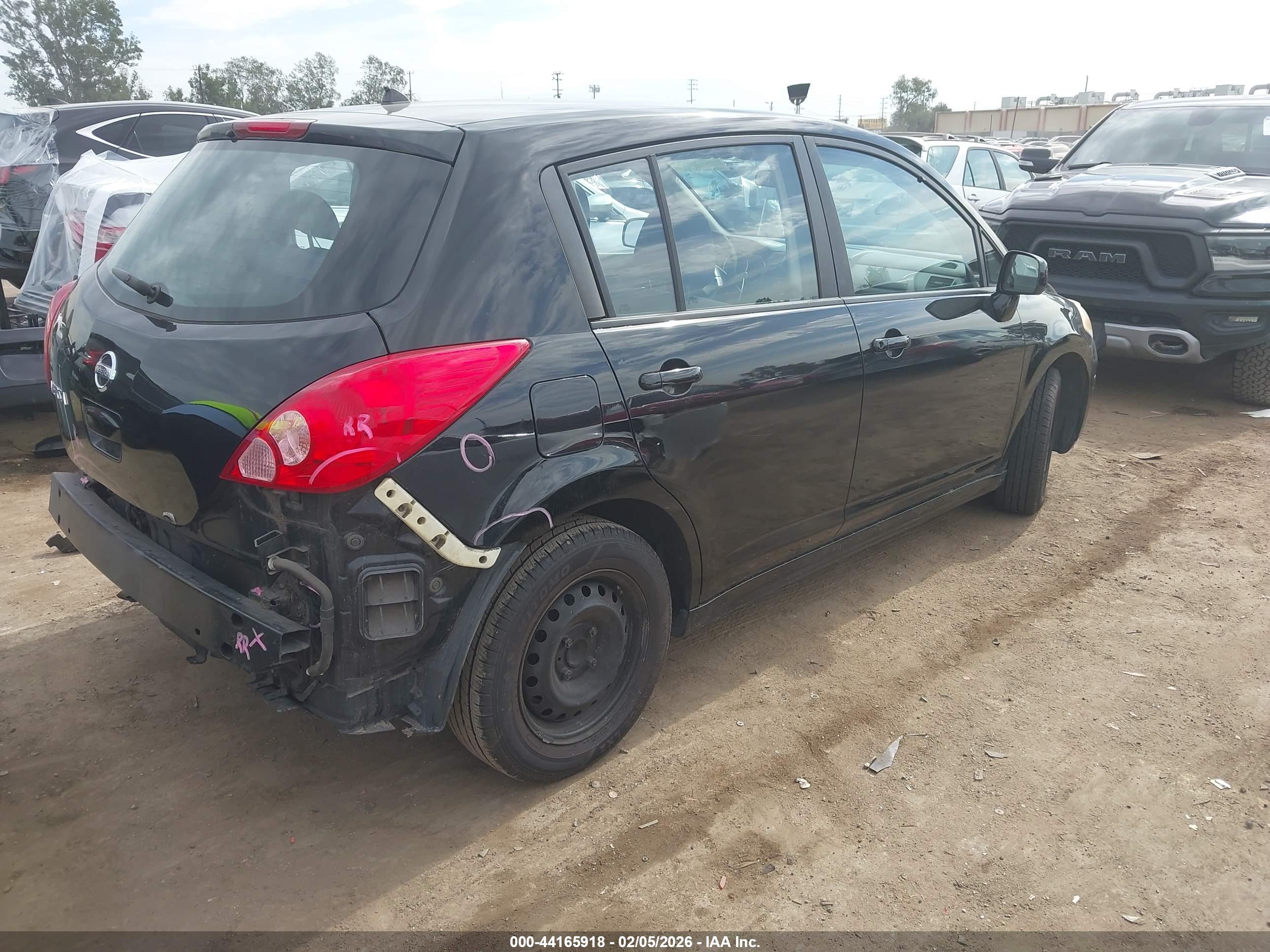 NISSAN VERSA image 4