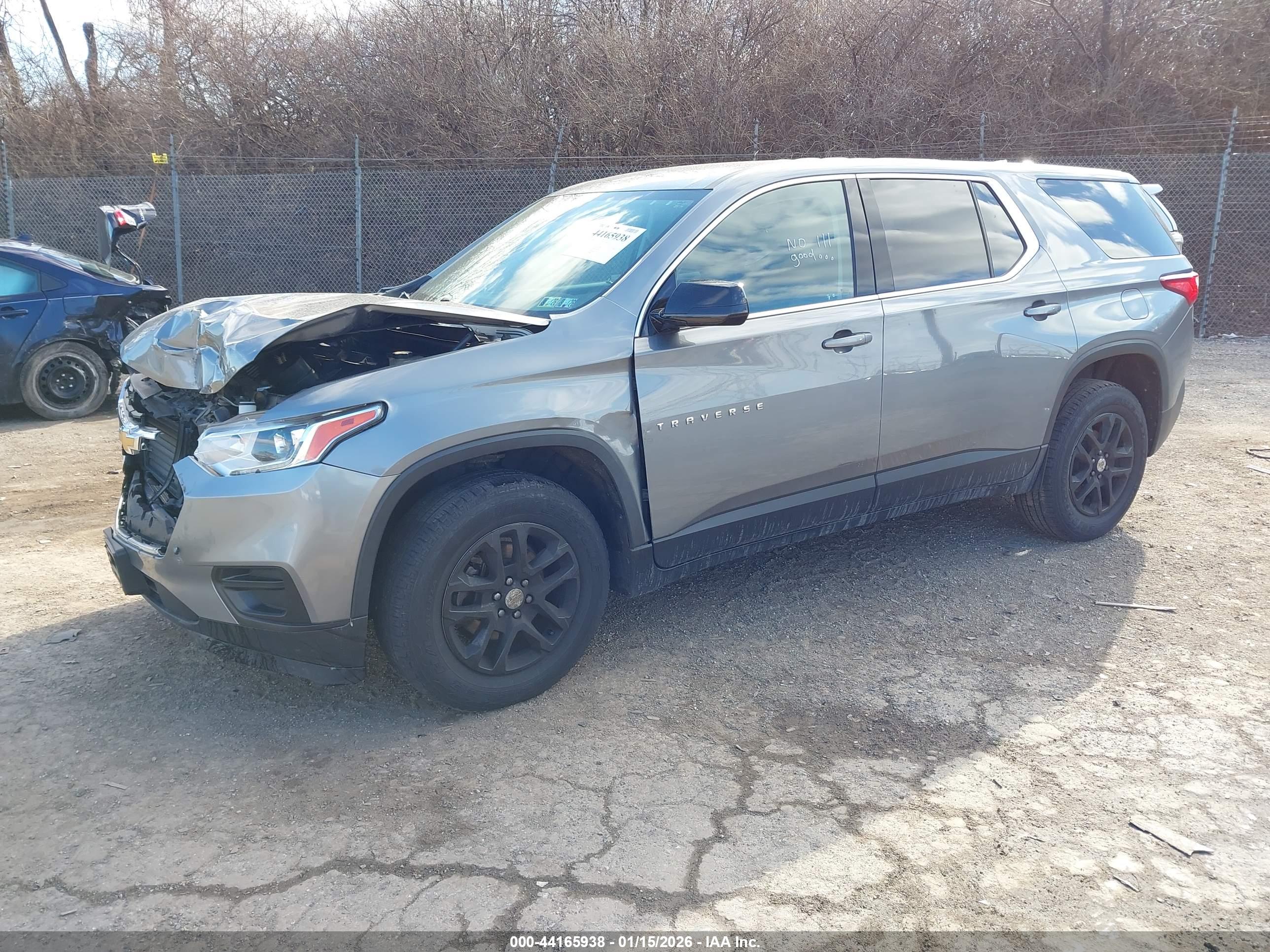 CHEVROLET TRAVERSE image 2