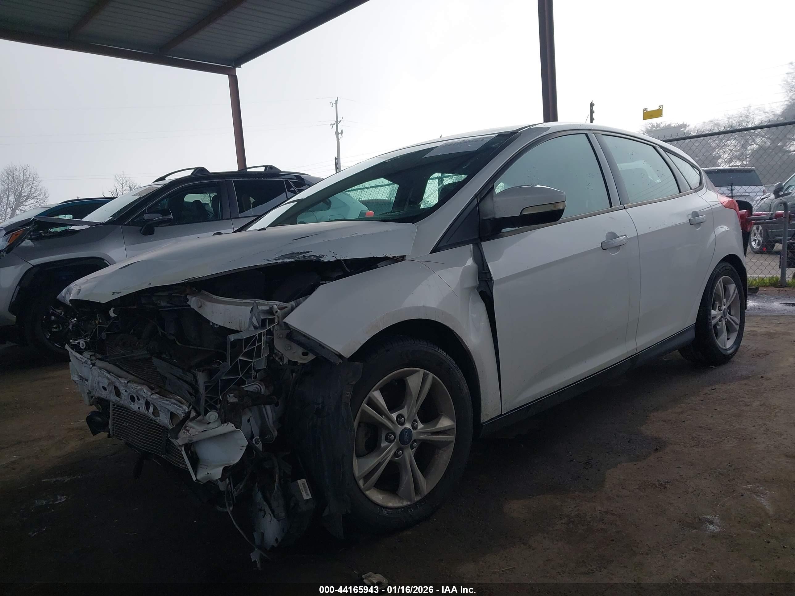 FORD FOCUS image 2