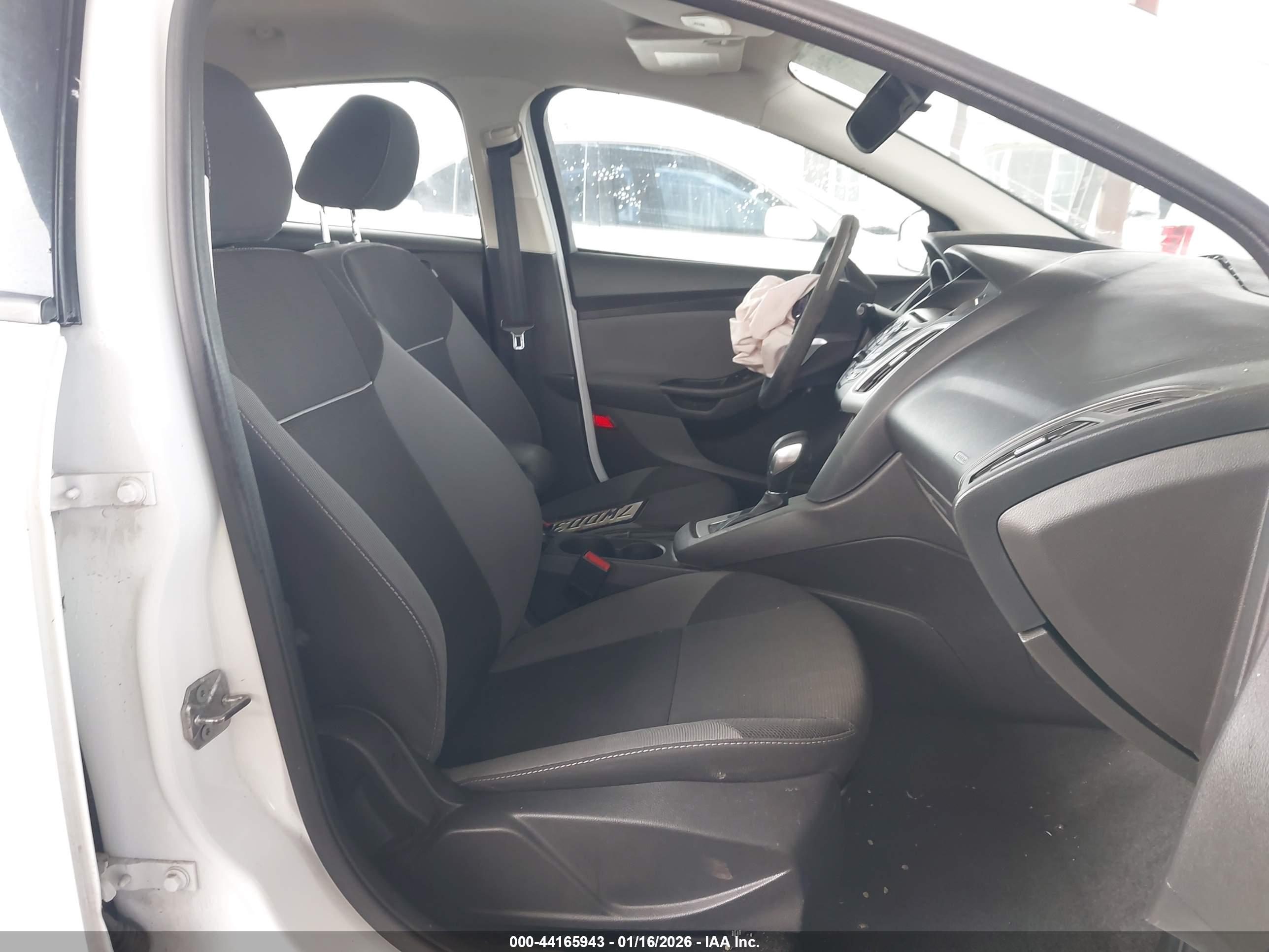 FORD FOCUS image 5